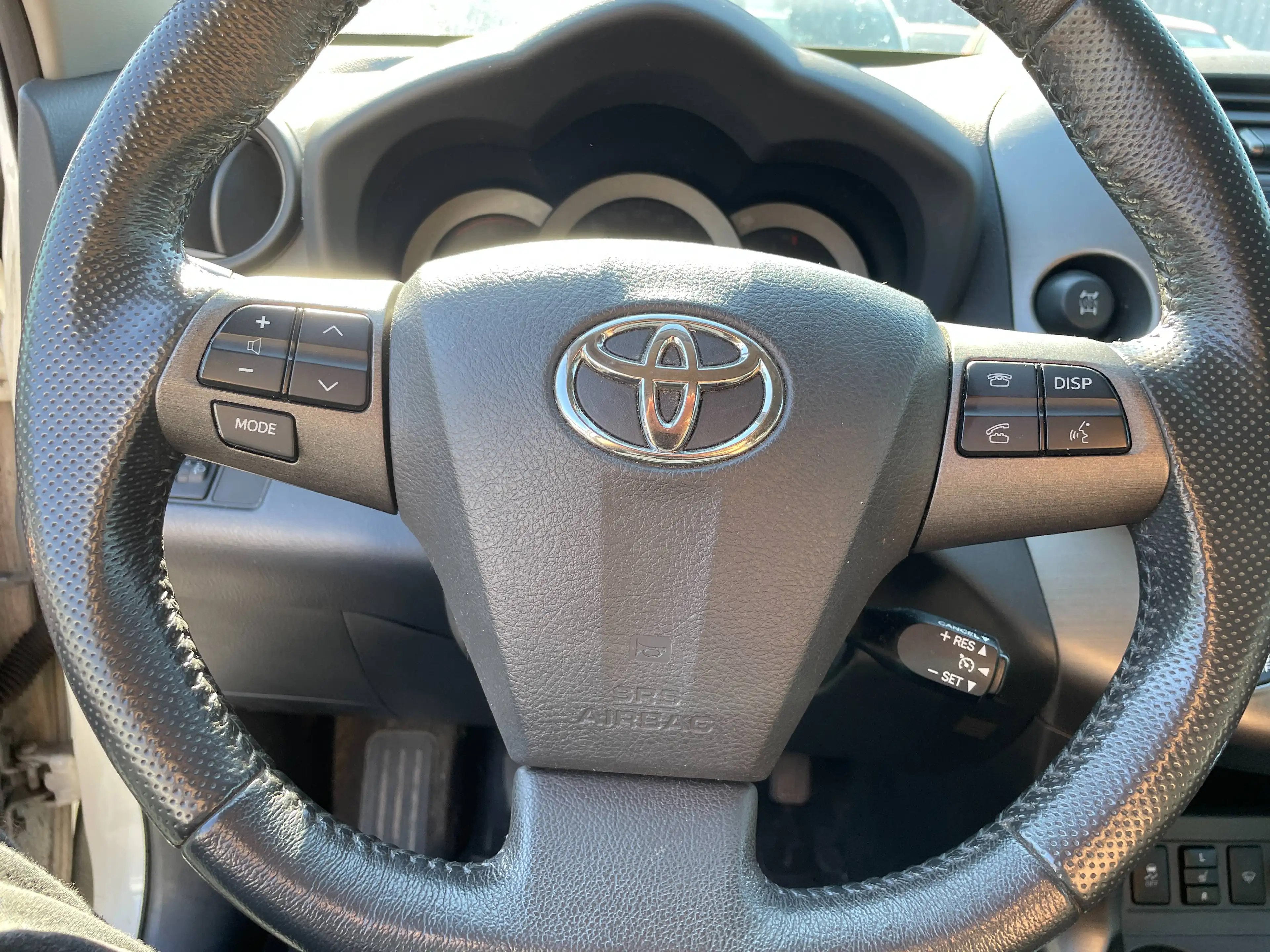 Toyota RAV 4 Basis — photo 15