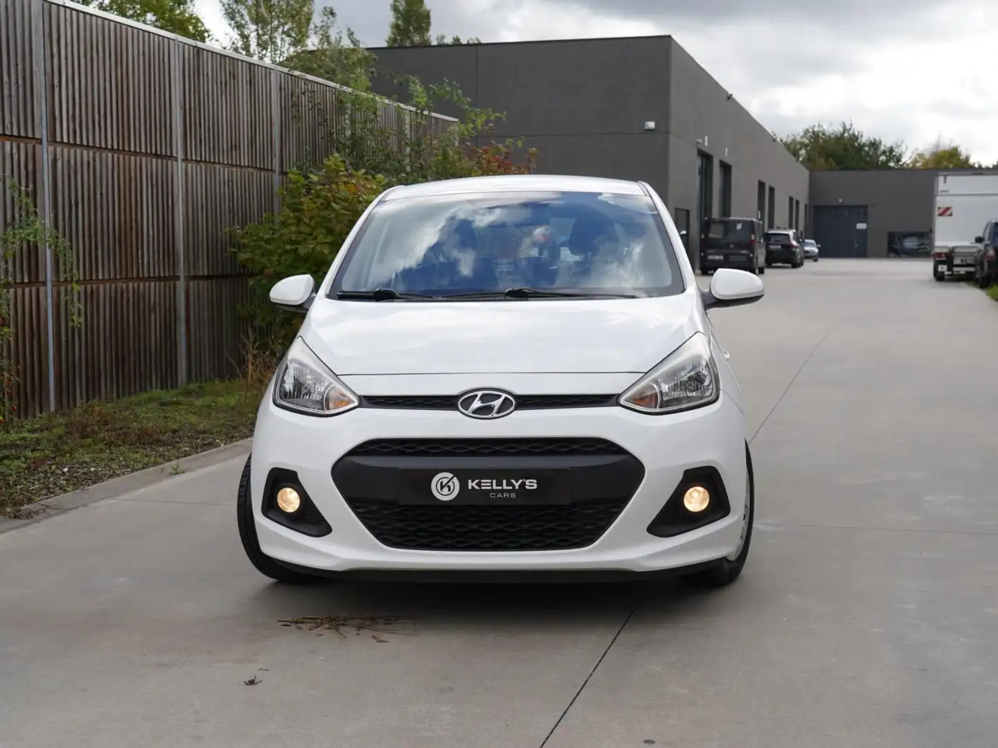 Hyundai i10 1.0 Trend**Airco**Gekeurd! - 2