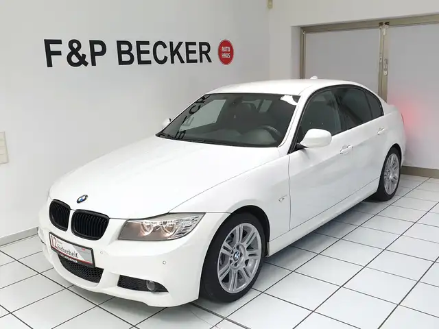 BMW 330 330i M Paket Schalter Limousine Leder Navi PDC