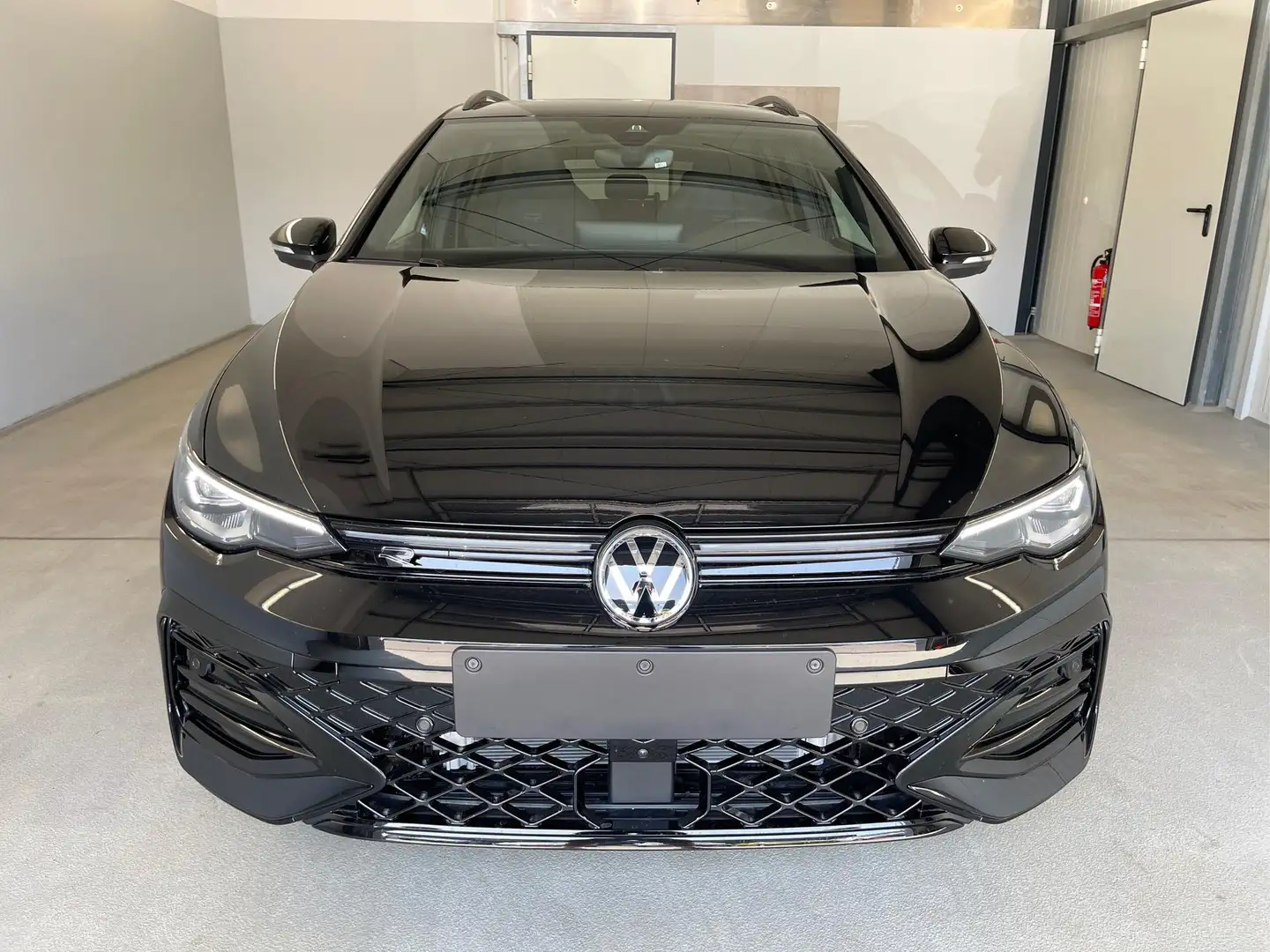 Volkswagen Golf Variant Facelift R-Line 150PS DSG+Black Style+AHK 1.5 e... Negro - 2