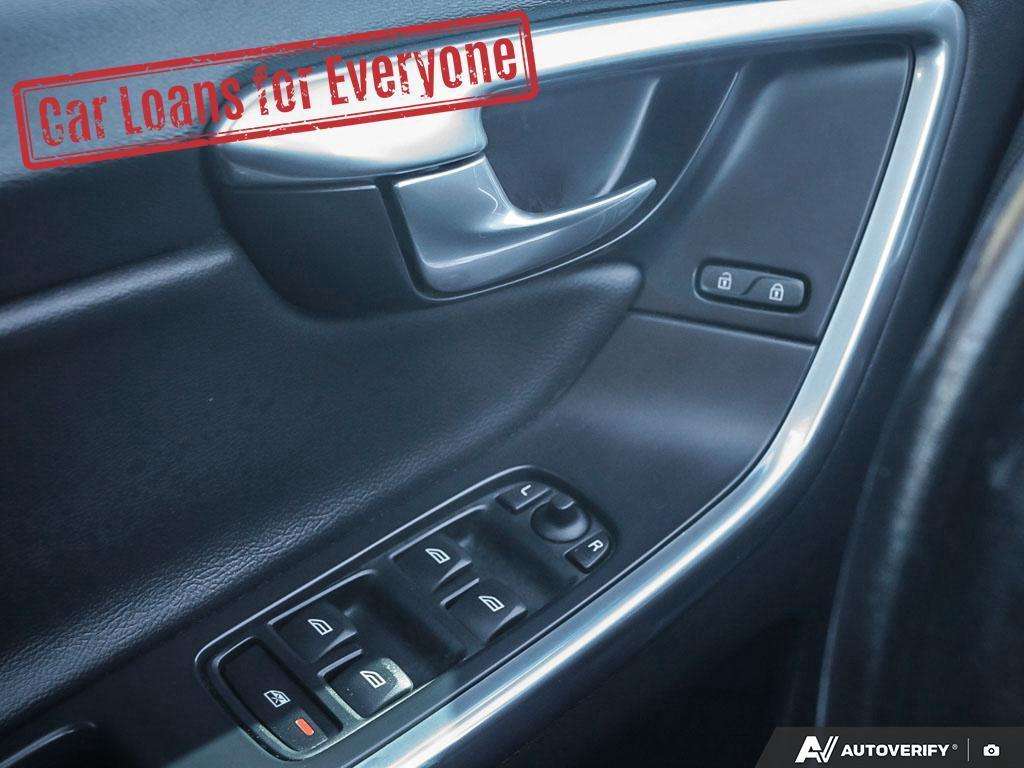 2016 Volvo XC60 T6 Drive-E Premier thumb 17