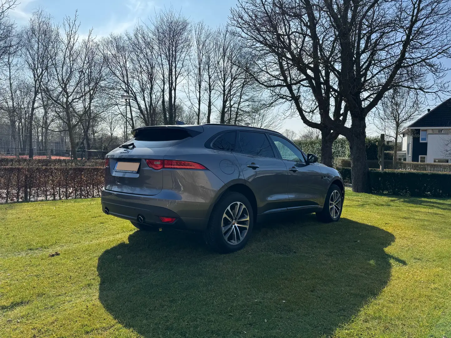 Jaguar F-Pace F-Pace 2.0 Portf. AWD 25t R-design Gris - 2