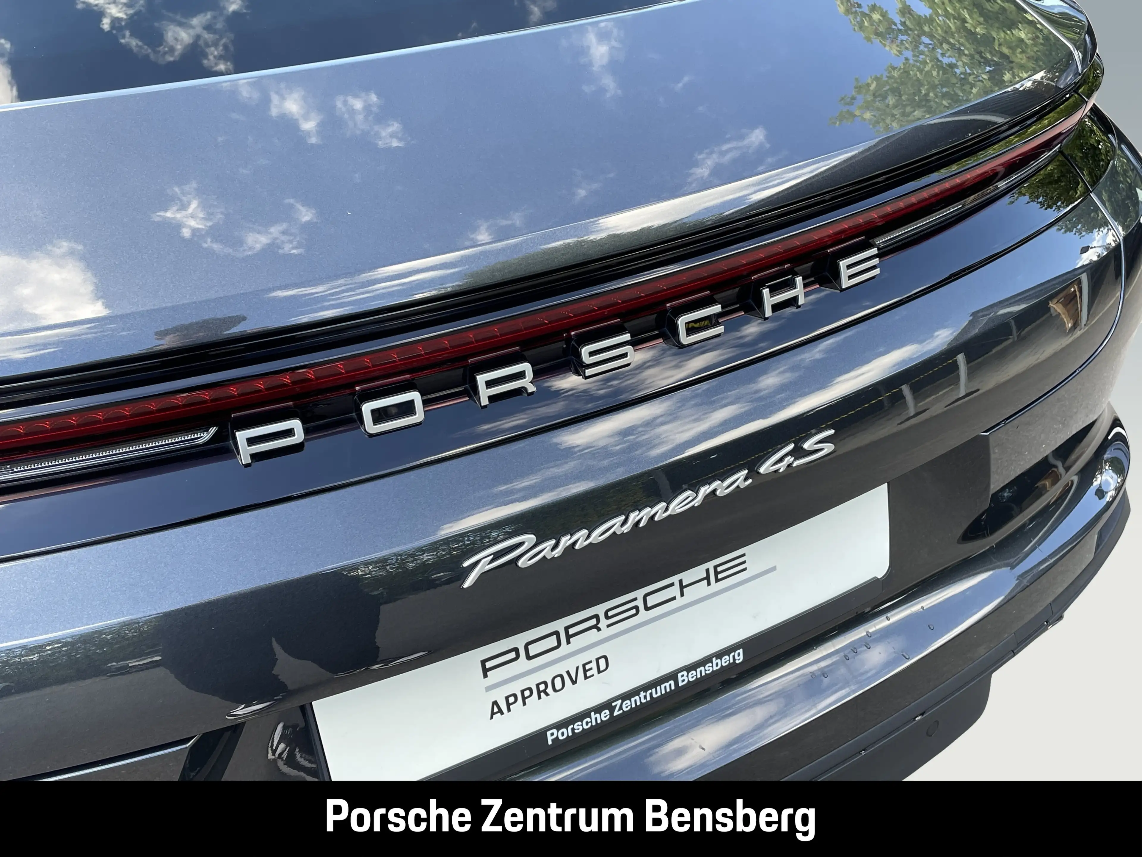 Porsche Panamera 4S E-Hybrid — photo 12