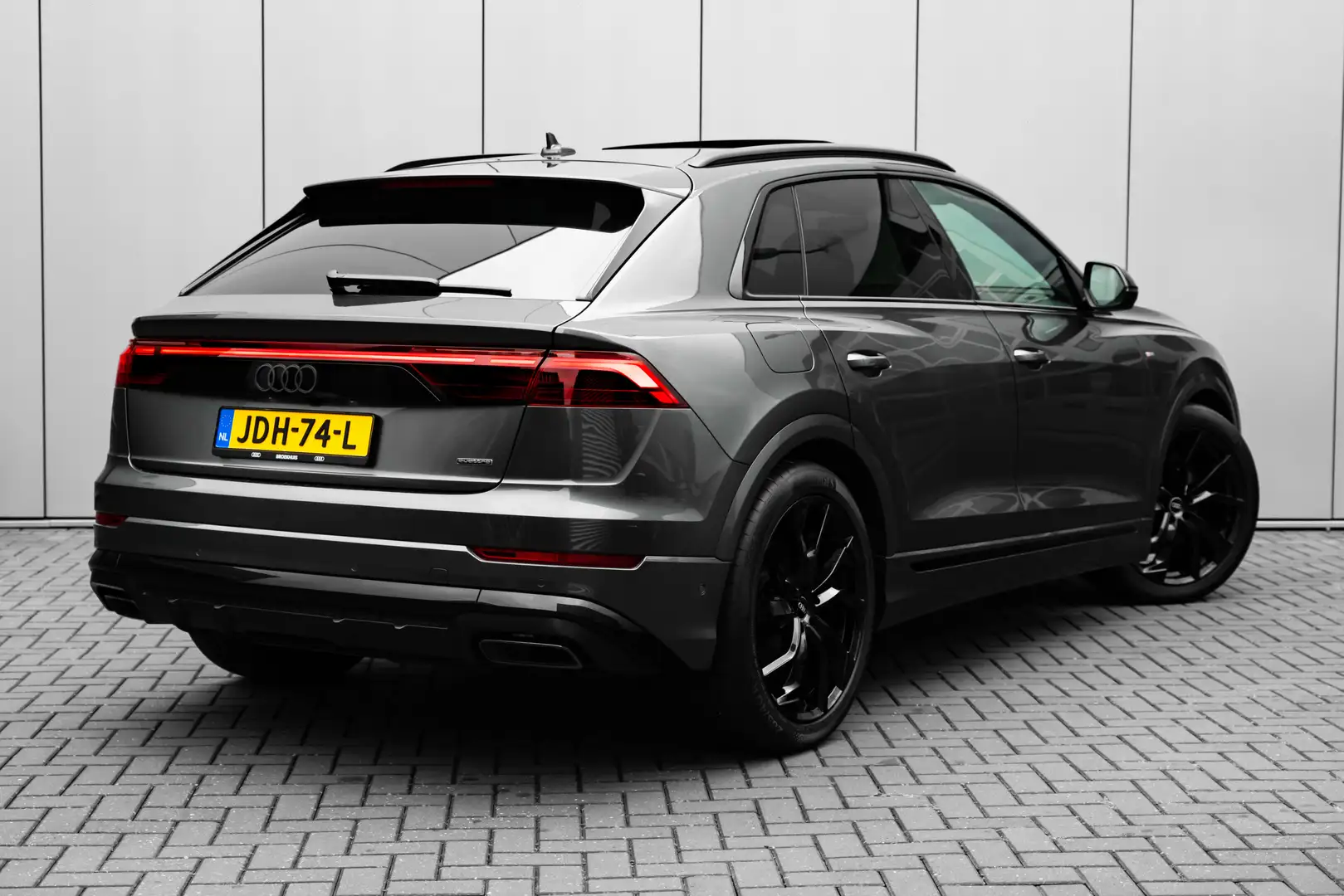 Audi Q8 55 TFSI e quattro Pro Line S Panoramadak | B&O pre Grijs - 2