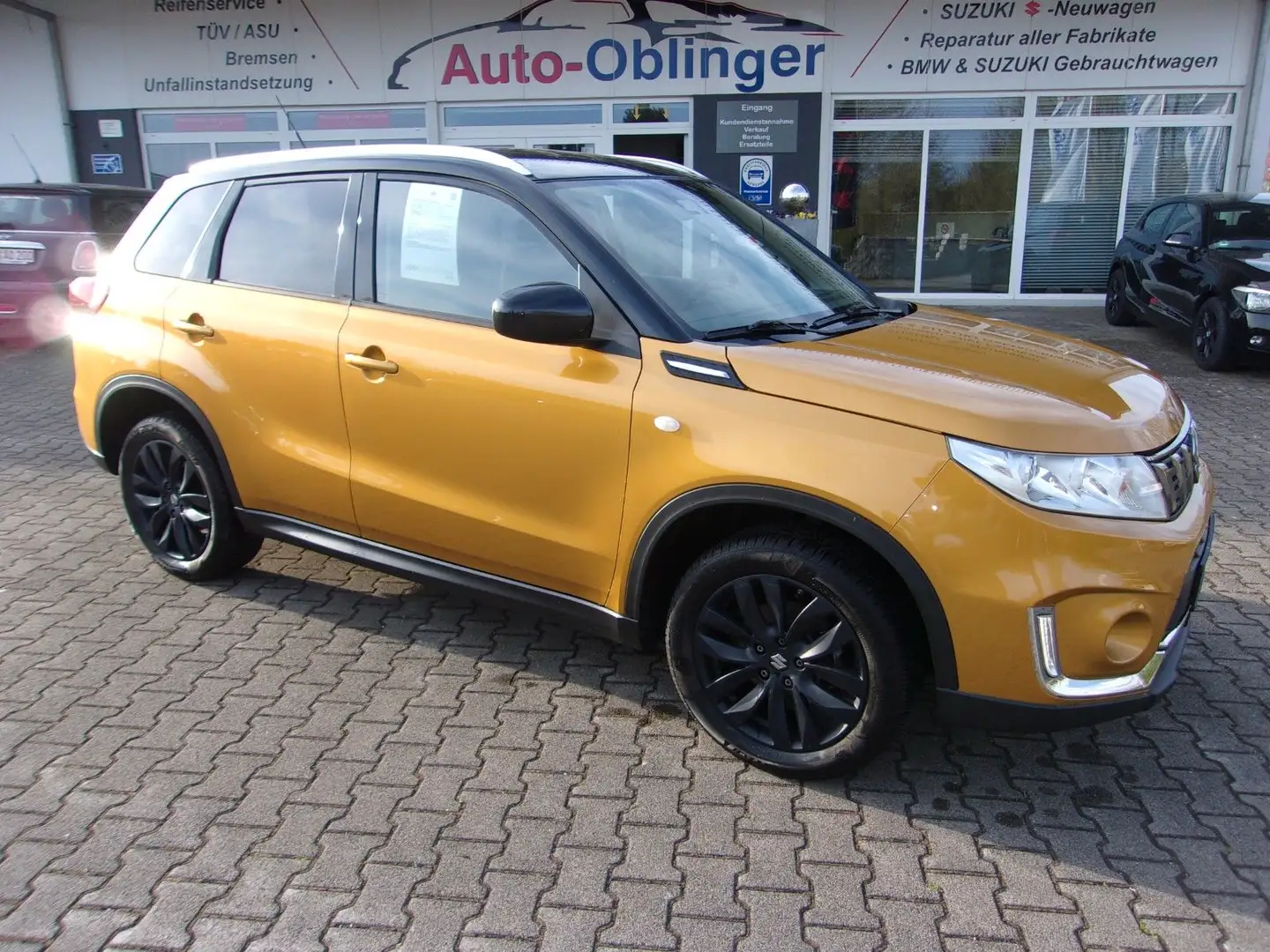 Suzuki Vitara 1.0 ALLRAD Gelb - 2