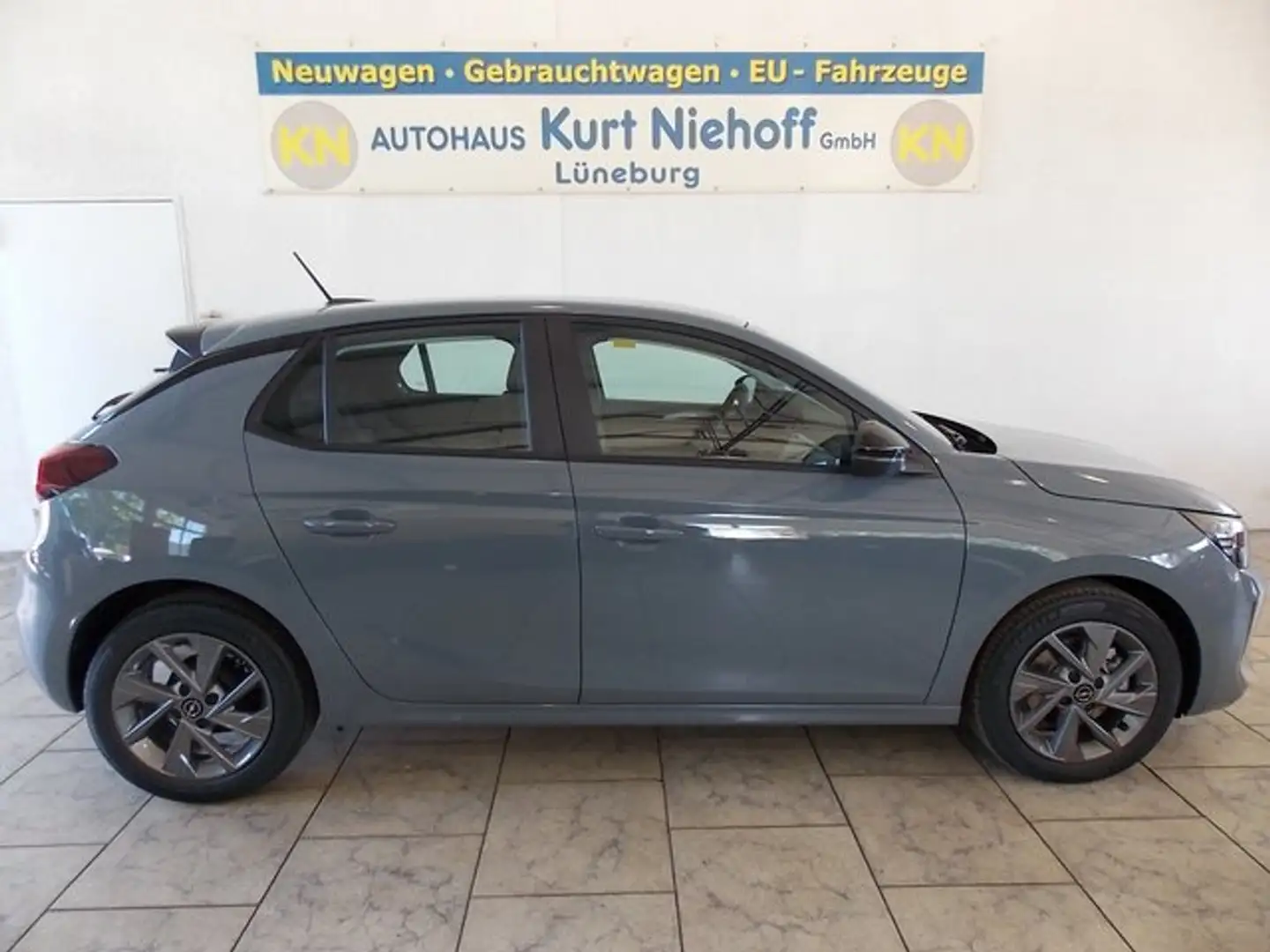 Opel Corsa F Edition  + PDC + Alu Grijs - 1