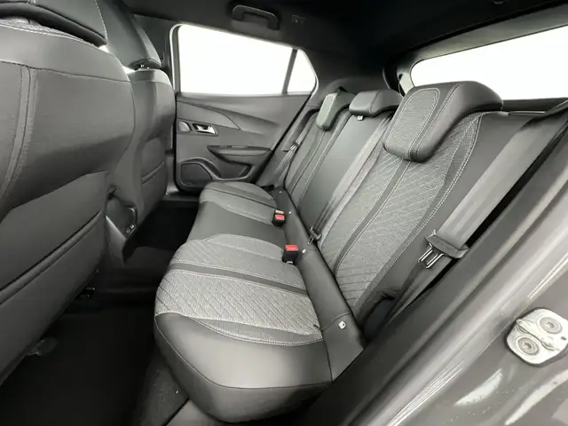 Peugeot 2008 view 9