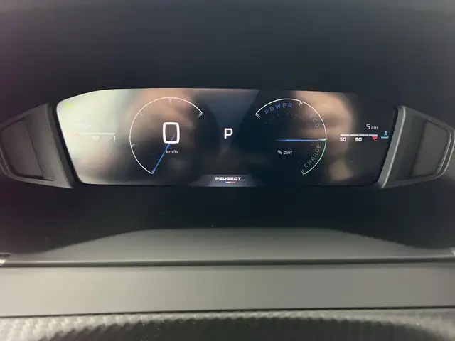 Peugeot 2008 view 11