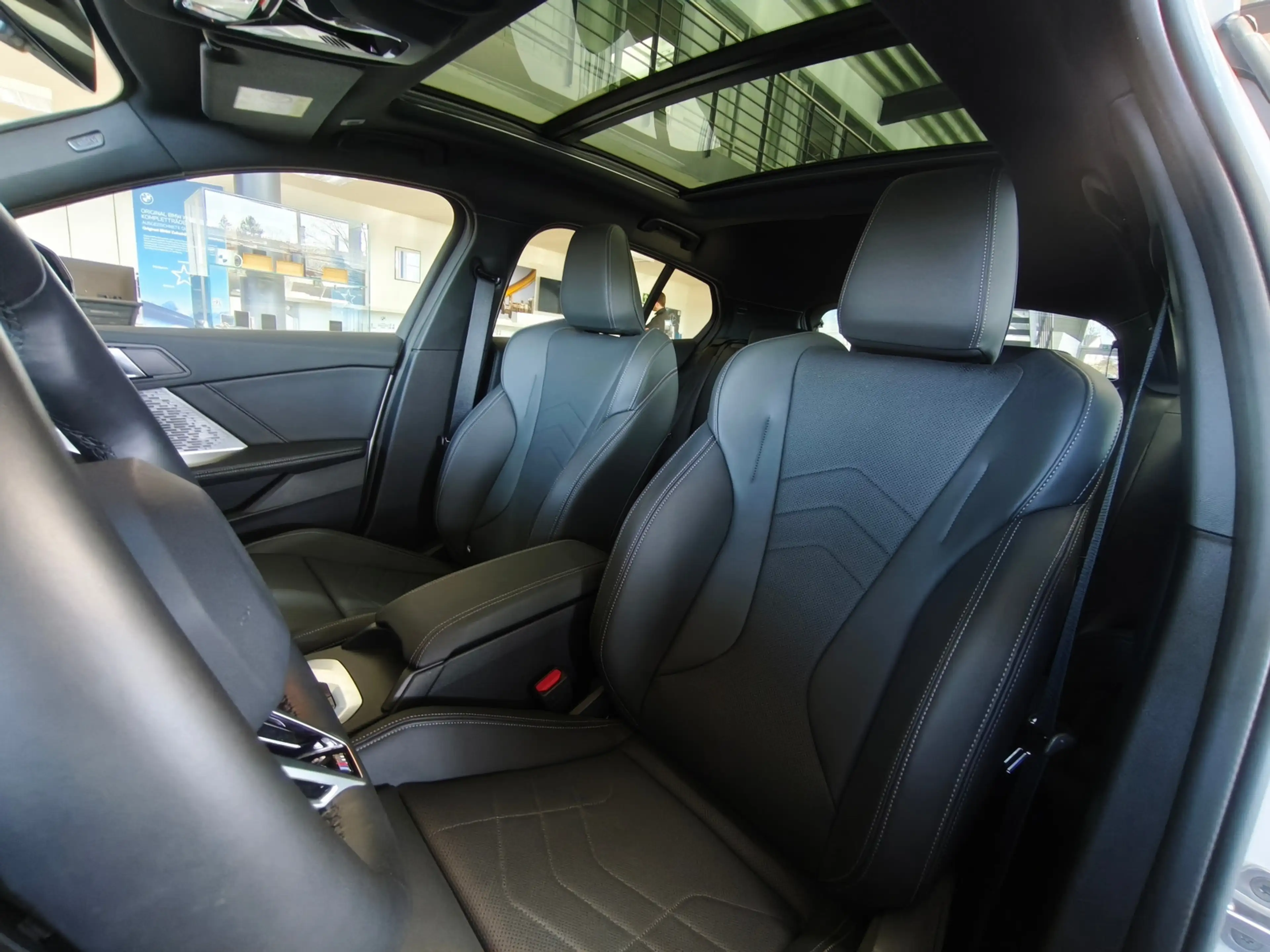 BMW 120 i M Sport PANO/Dr.As+/19"/Komf.Zugang — photo 9