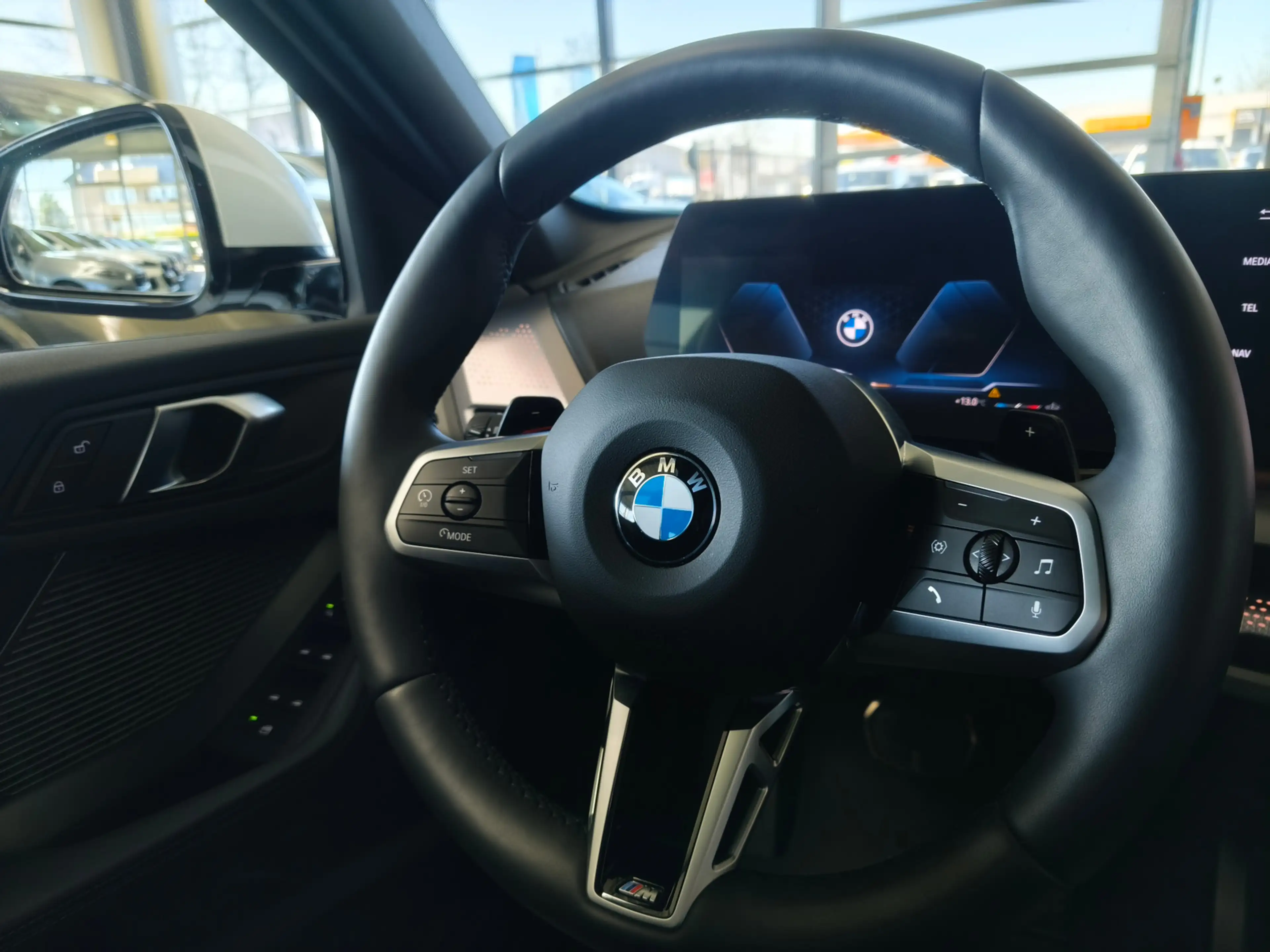 BMW 120 i M Sport PANO/Dr.As+/19"/Komf.Zugang — photo 8