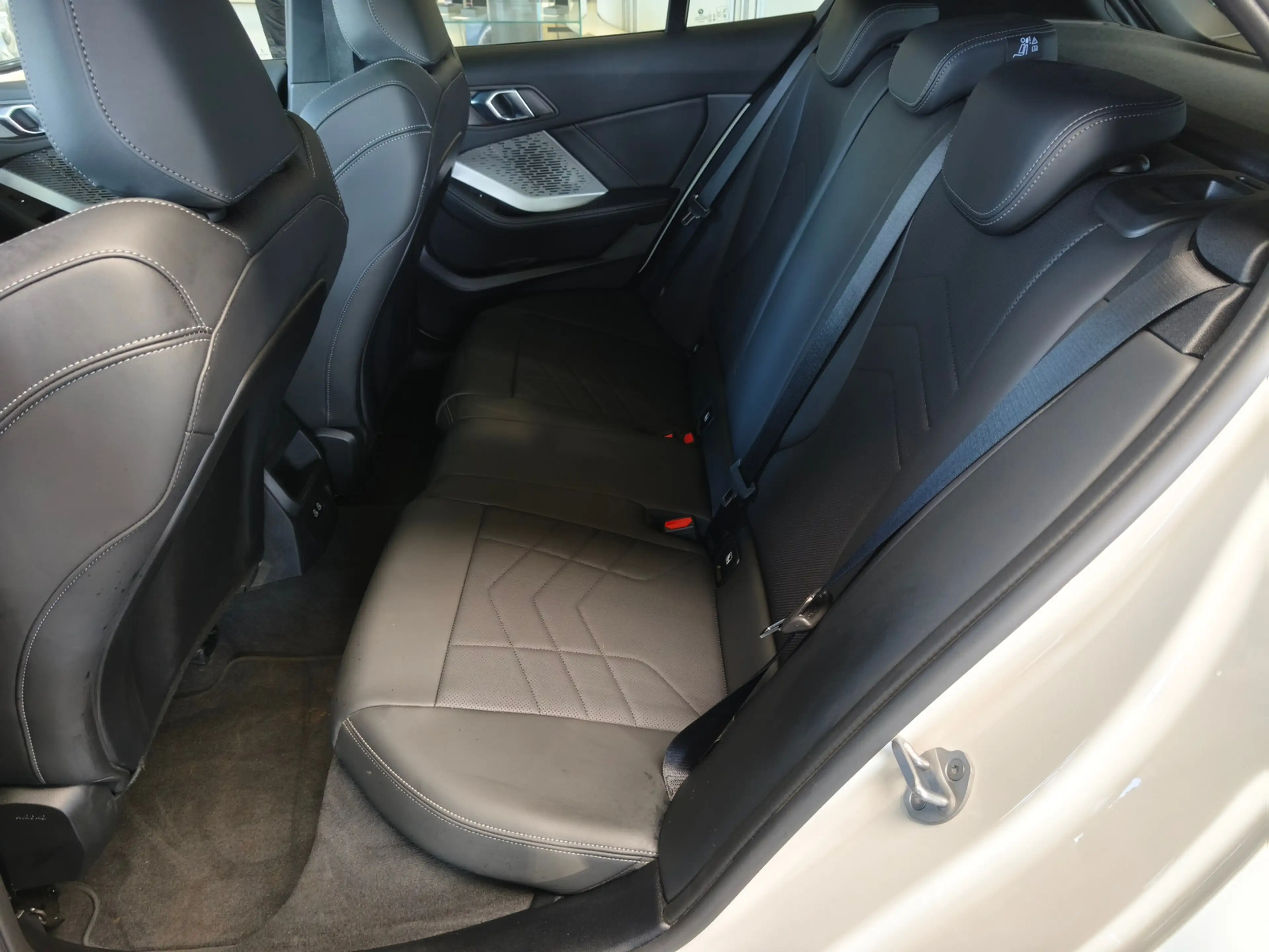 BMW 120 i M Sport PANO/Dr.As+/19"/Komf.Zugang — photo 15