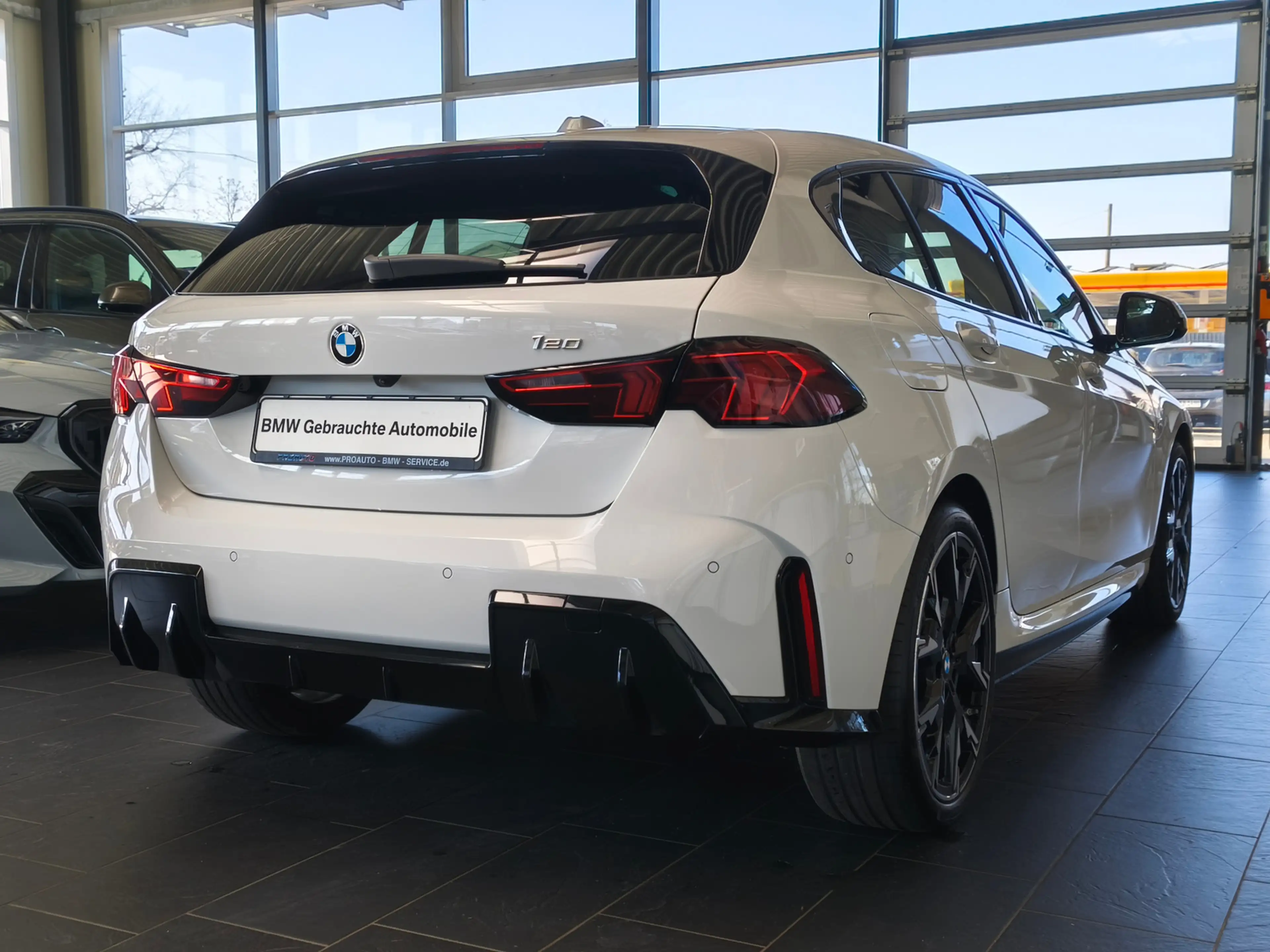 BMW 120 i M Sport PANO/Dr.As+/19"/Komf.Zugang — photo 6