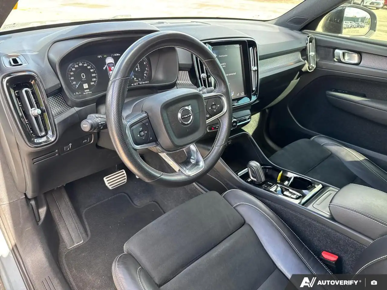 Volvo XC40 снимка Volvo XC40