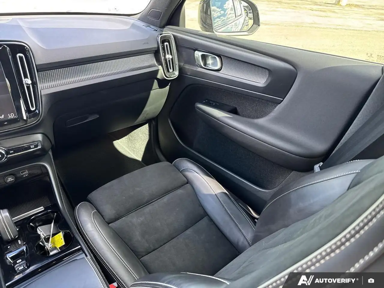 Volvo XC40 снимка Volvo XC40