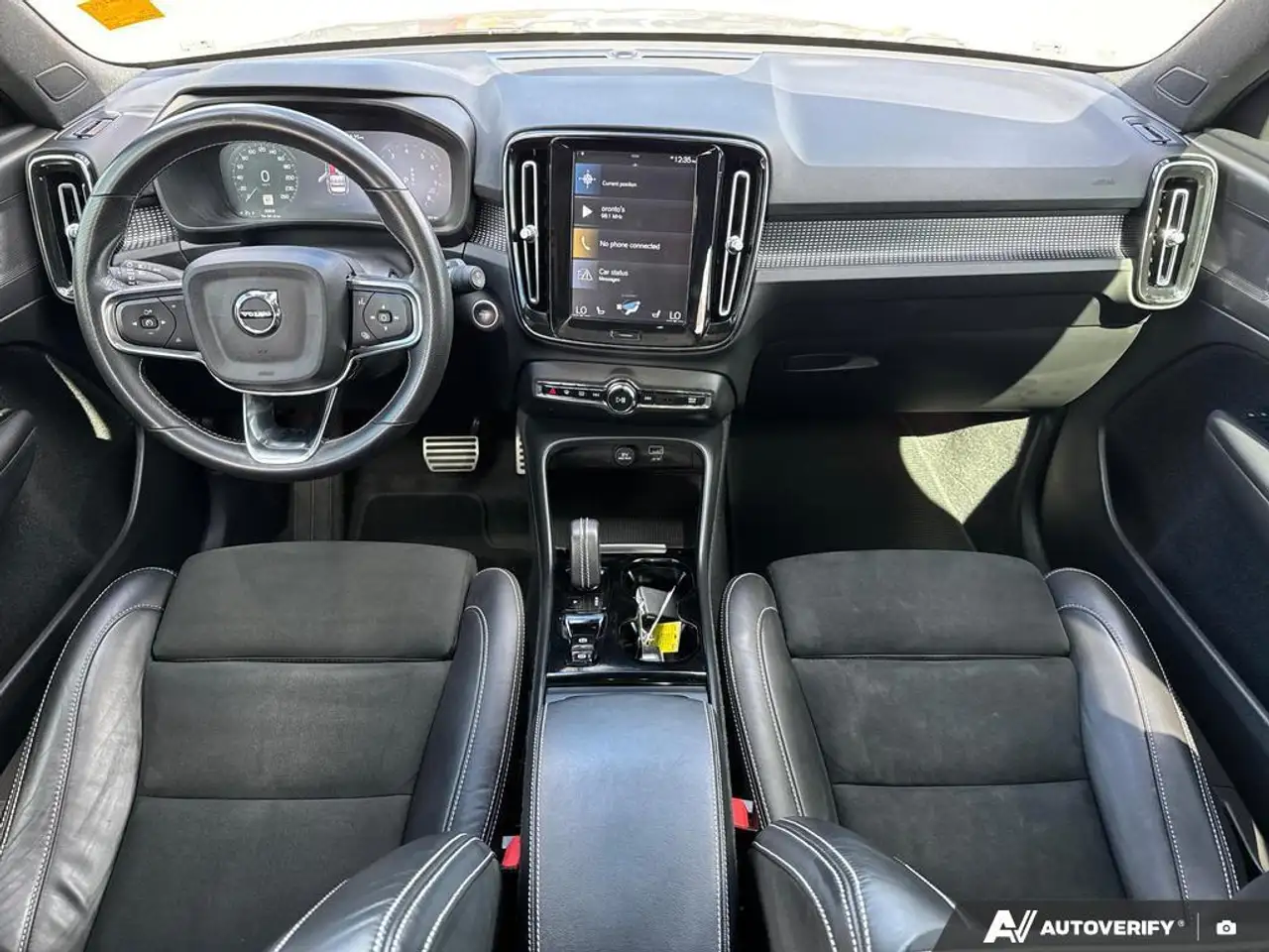 Volvo XC40 снимка Volvo XC40