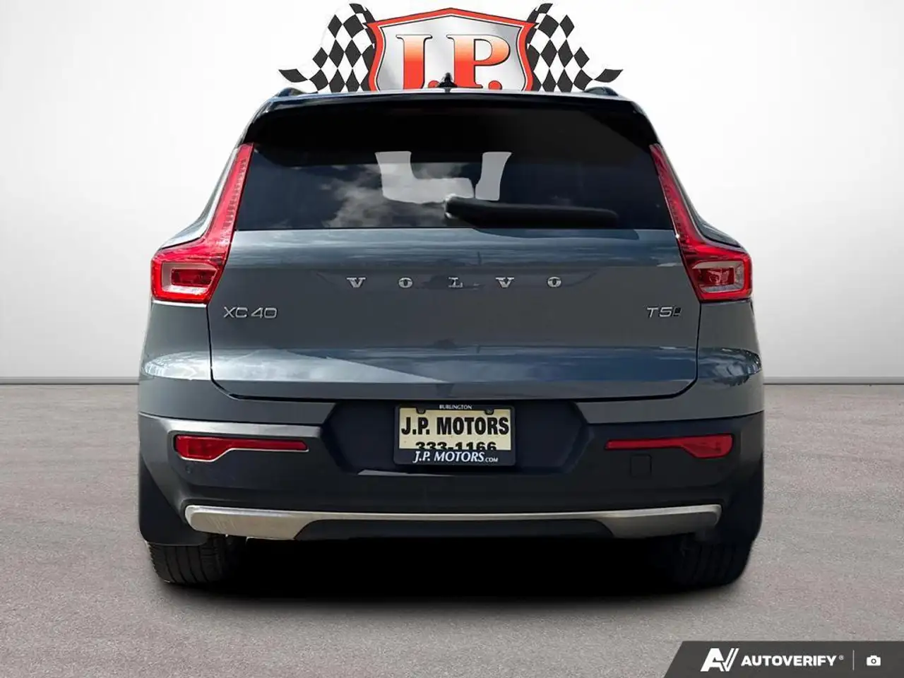 Volvo XC40 снимка Volvo XC40