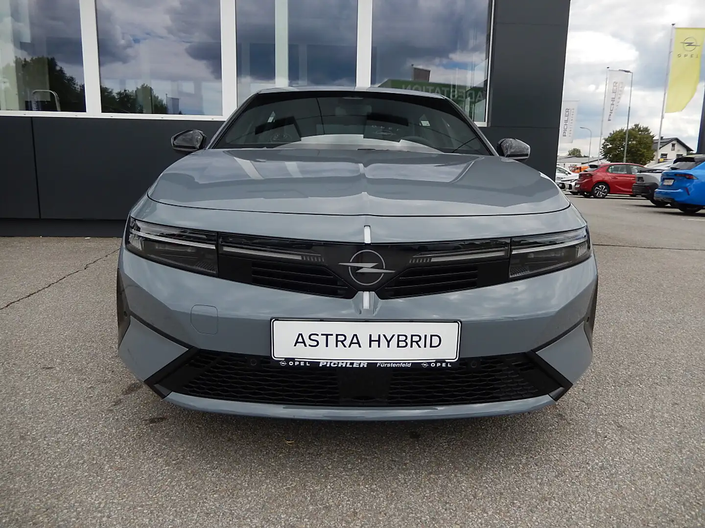 Opel Astra 1,2 Turbo MHEV Business Edition Aut. Grau - 2