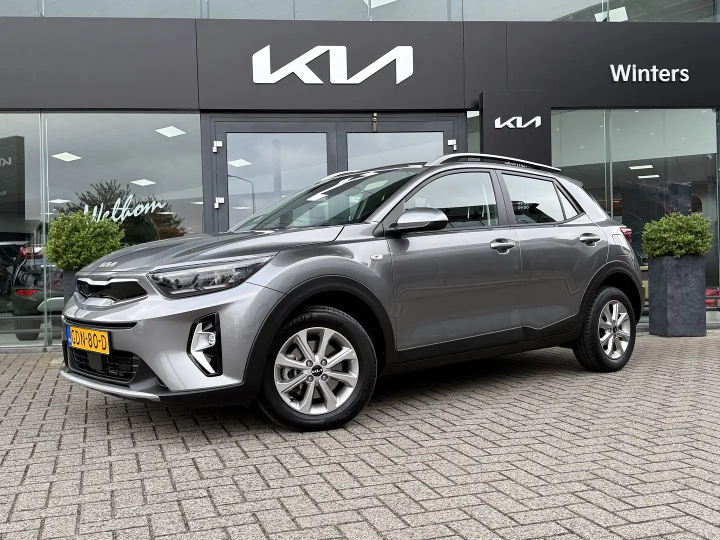 Kia Stonic 1.0 T-GDi MHEV DynamicLine Carplay | Camera | Crui Grijs - 1