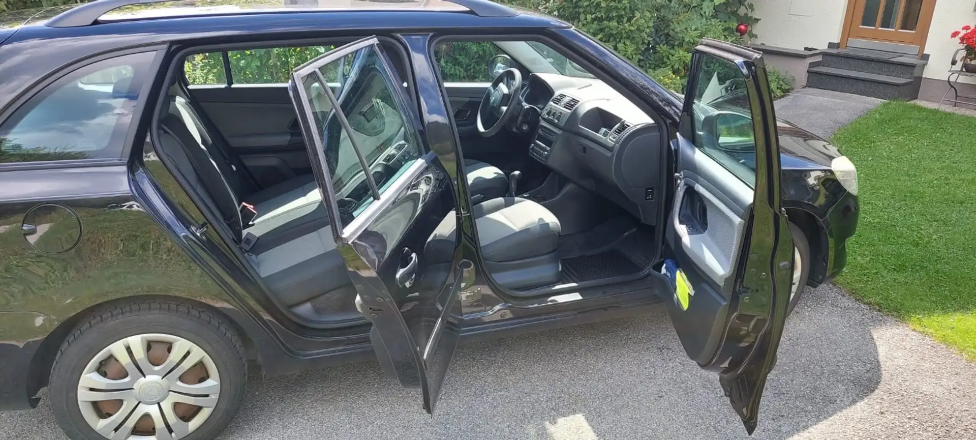 Skoda Fabia Combi Ambiente 1,2 TSI Schwarz - 2