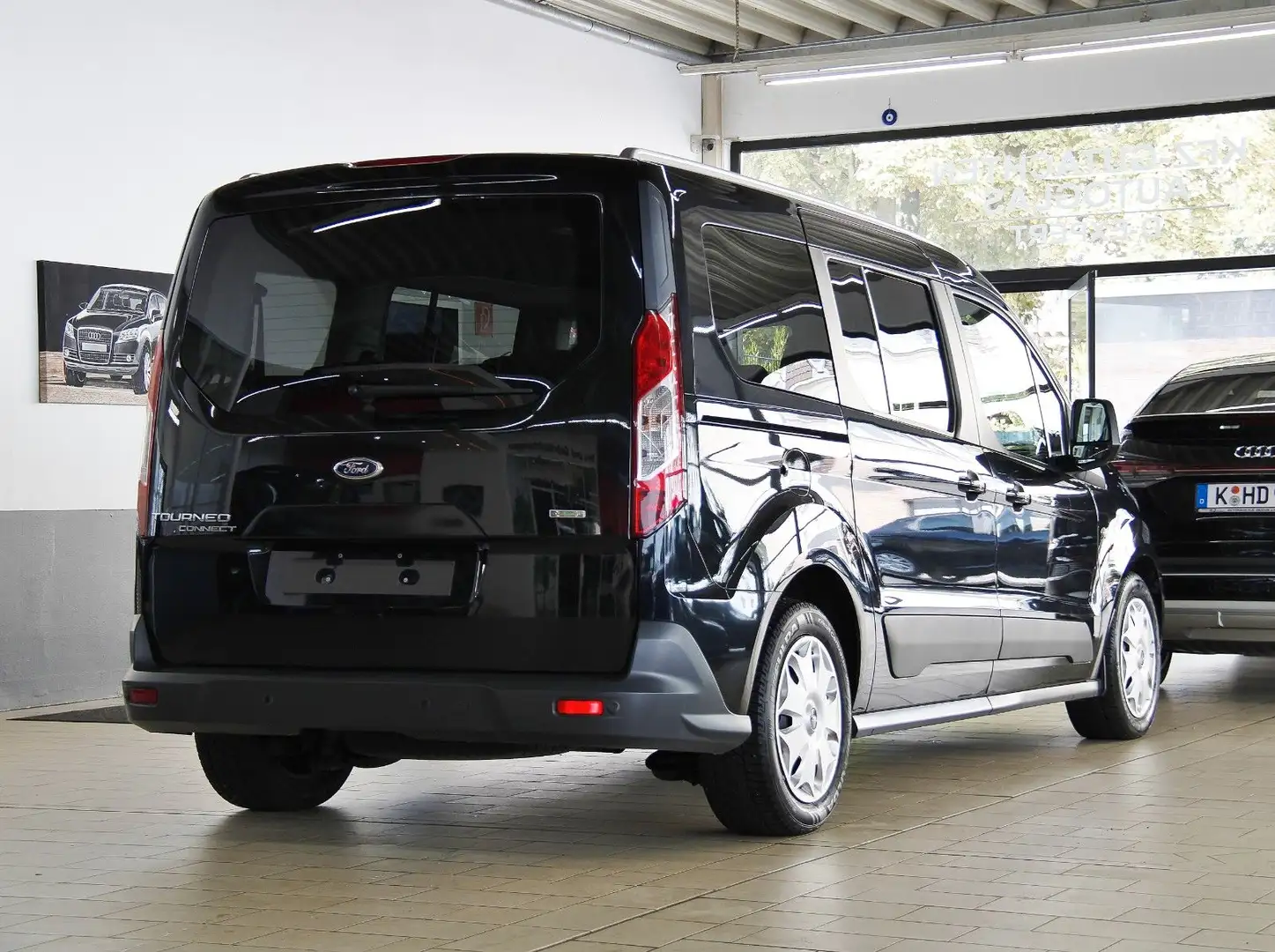 Ford Grand Tourneo GRAND TOURNEO CONNECT 1.6 AUT 7.SiTZE *PANORAMA* Schwarz - 2