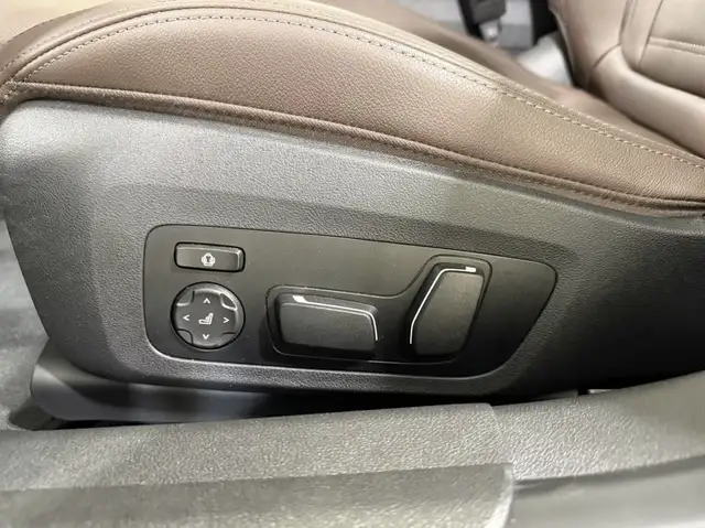 BMW 3 Series view 13