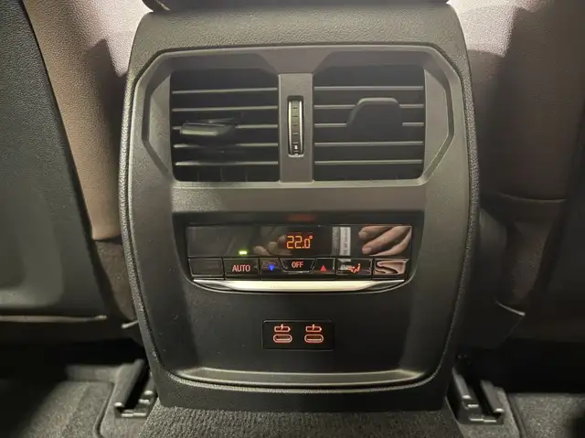 BMW 3 Series view 12