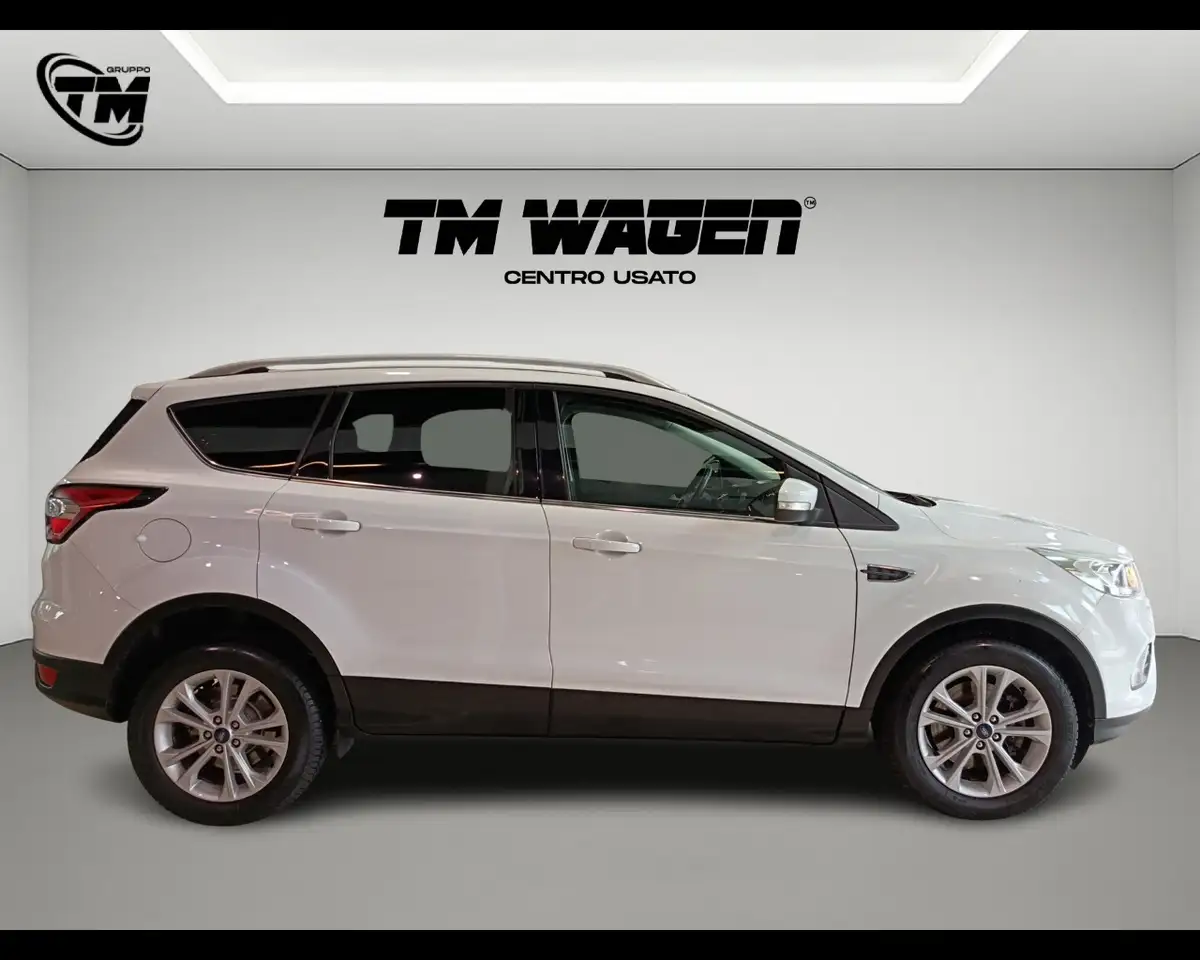 2017 Ford Kuga 2ª serie - Kuga 1.5 TDCI 120 CV S&S 2WD Powershift, photograph 9