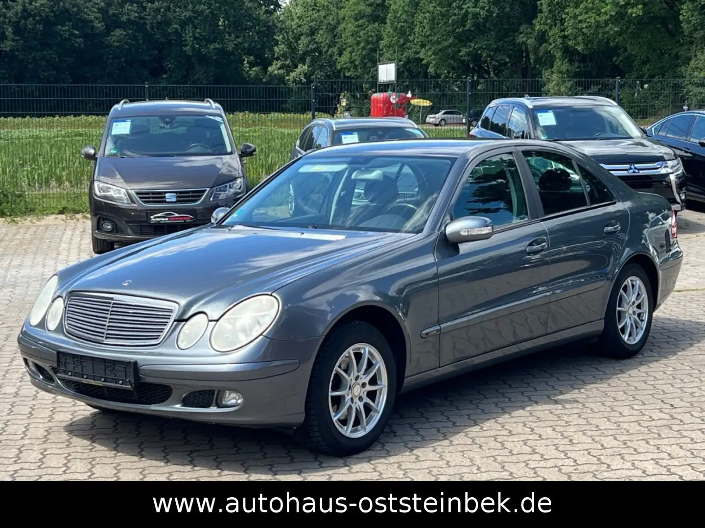 Mercedes-Benz E 220 CDI CLASSIC/KLIMA/TEMPOMAT/AHK/TÜV/ Grau - 1