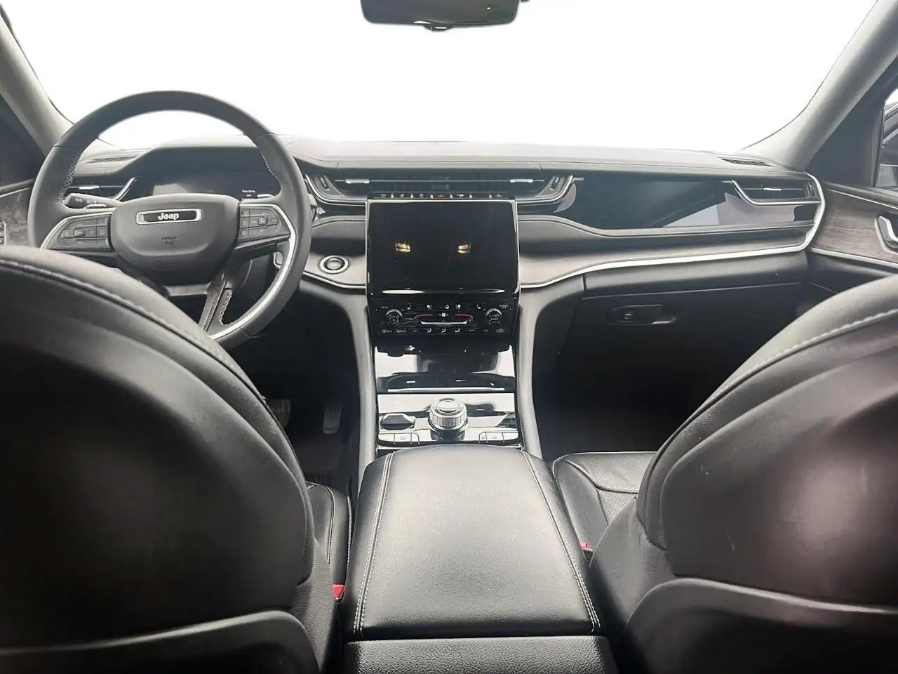 Jeep Grand Cherokee снимка Jeep Grand Cherokee