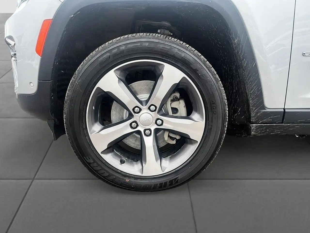 Jeep Grand Cherokee снимка Jeep Grand Cherokee