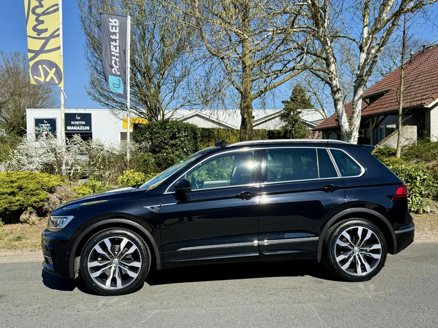 Volkswagen Tiguan 2.0 TSI 190PK DSG 4Motion R-Line Pano•Trekhaak Noir - 2
