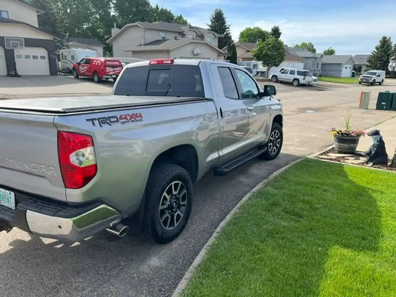 Toyota Tundra снимка Toyota Tundra