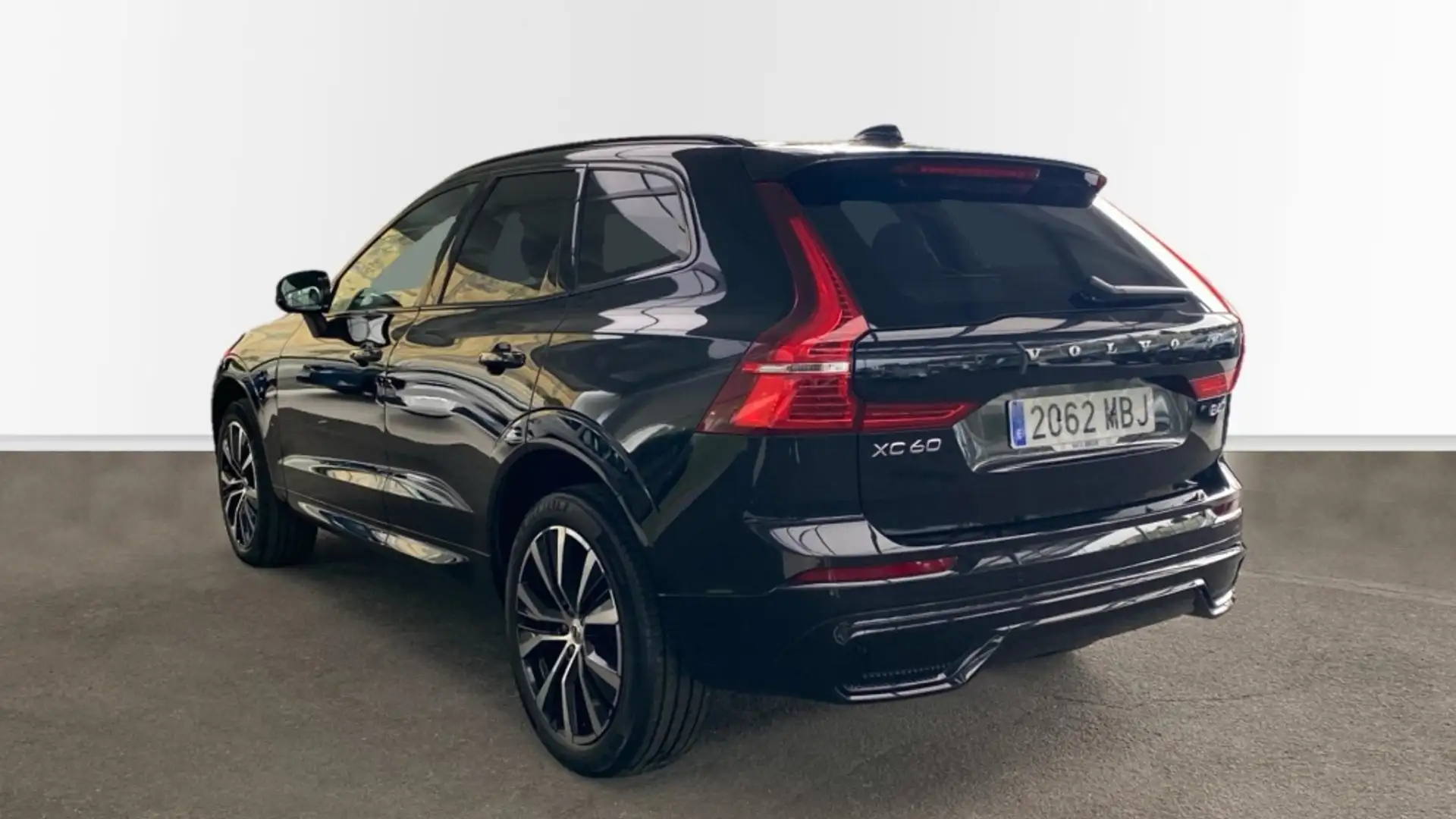 Volvo XC60 ULTIMATE PLUS B4 DARK 4WD 5P Negro - 2
