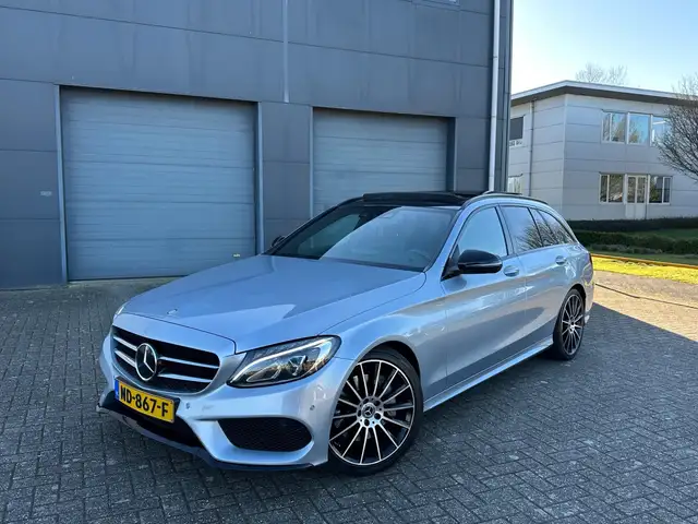 Mercedes-Benz C 300 Estate HYBRID ///AMG 2017 Pano Dealer onderhouden