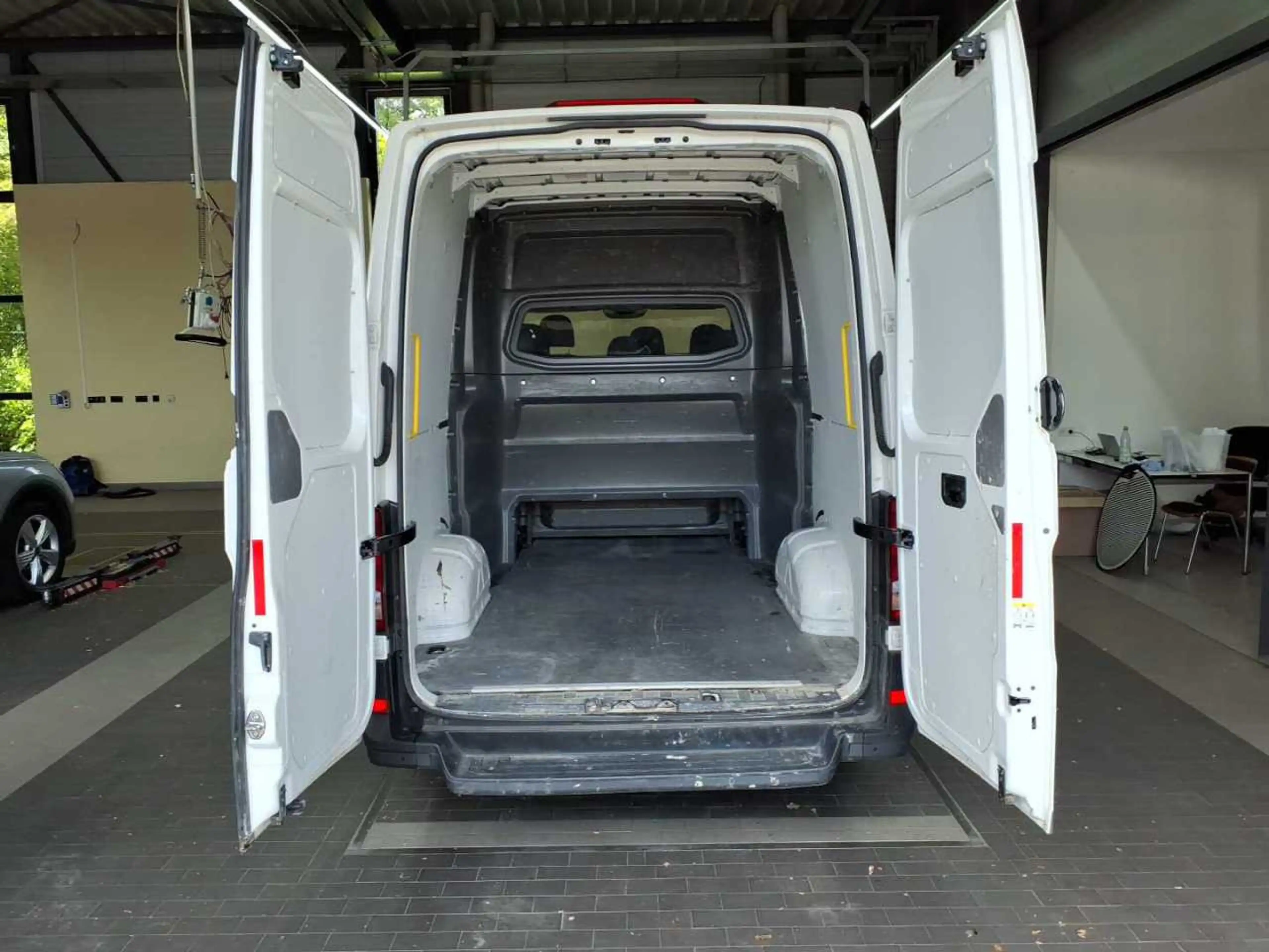 Volkswagen Crafter Plus 35 Kasten L2H2 / Bluetooth, PDC — photo 11