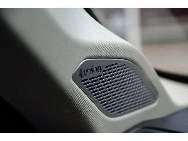 Lynk & Co 01 view 22