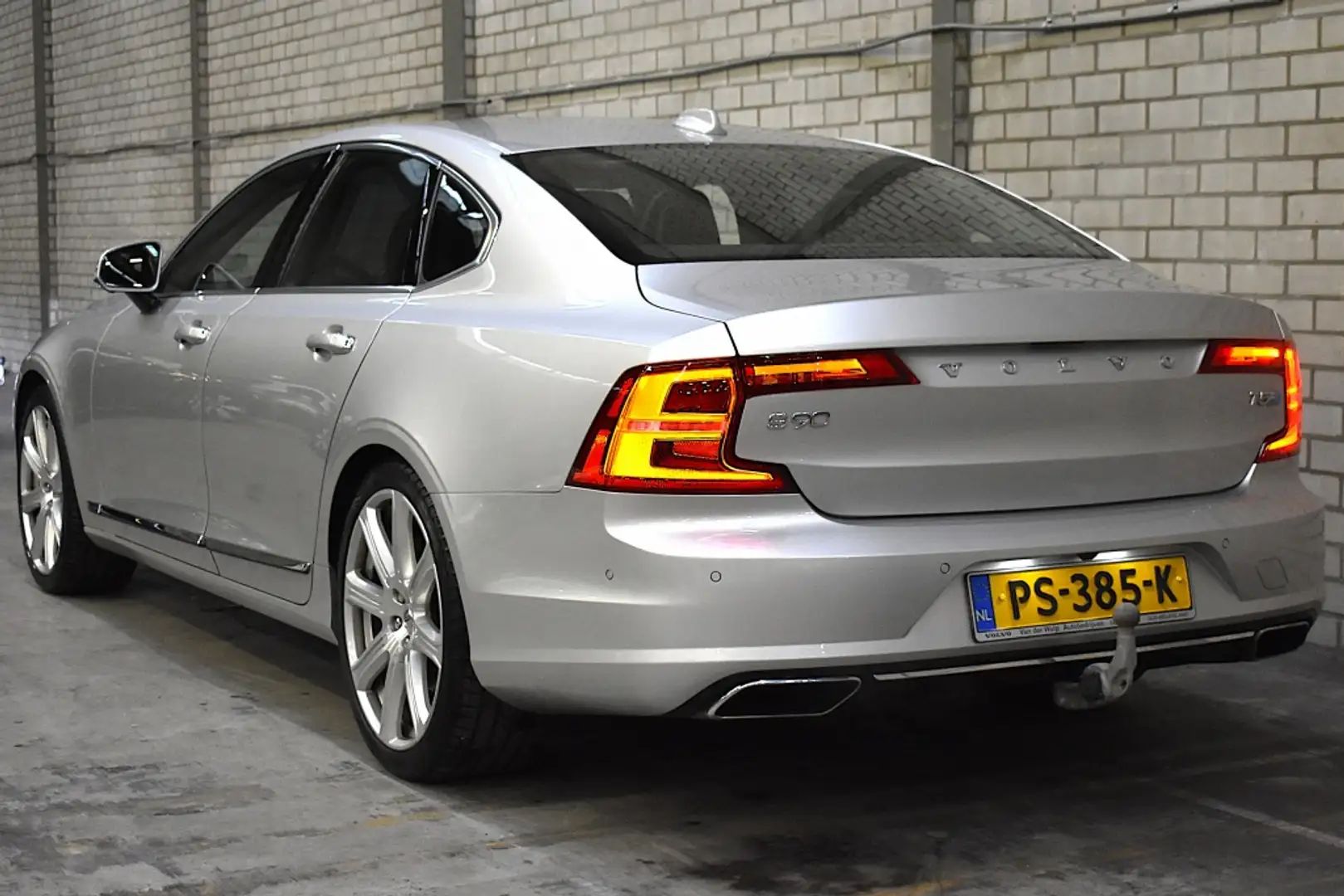 Volvo S90 T5 255pk Inscription | BLIS | 360 | B&W | Trekhaak Grijs - 2