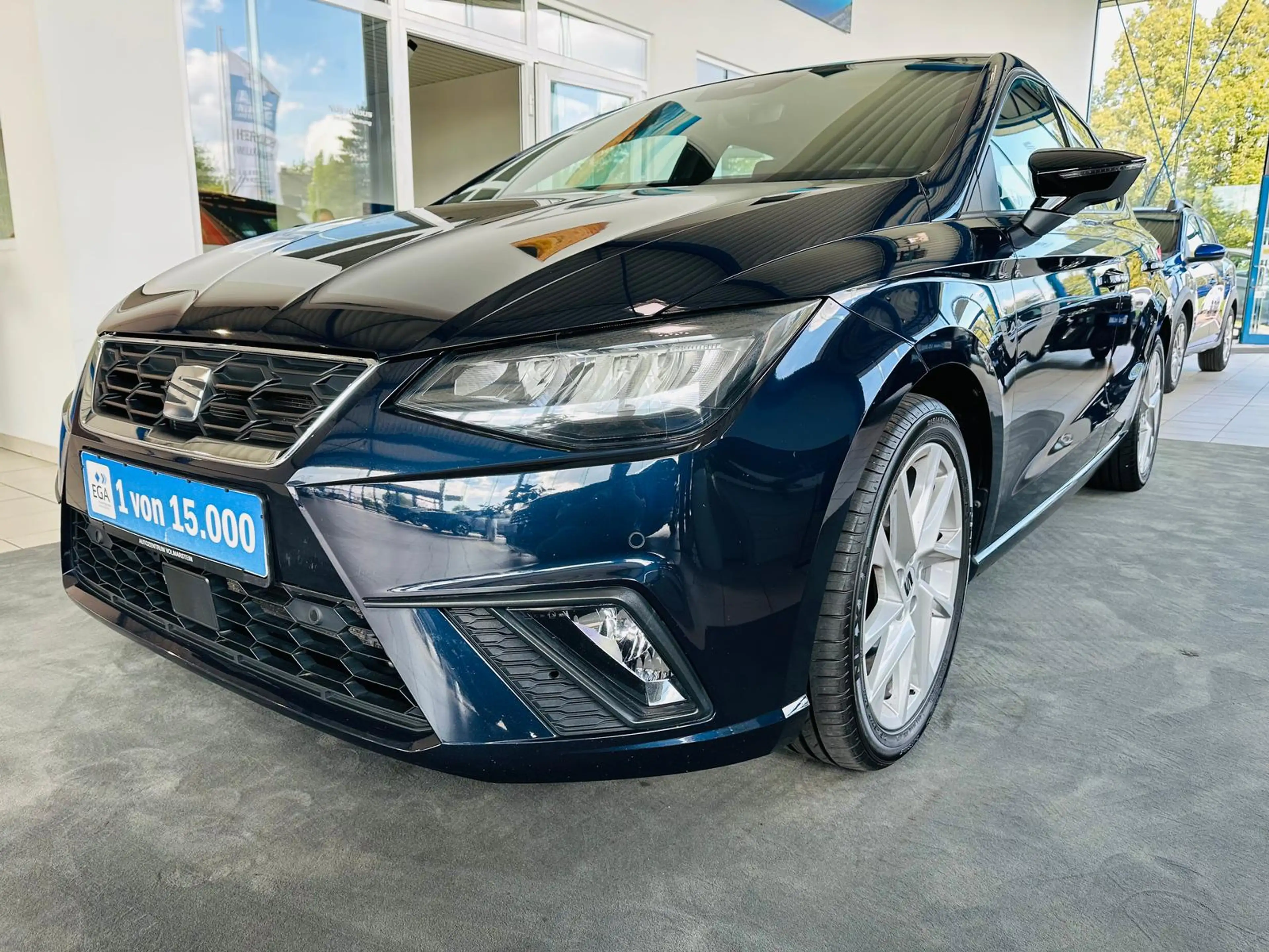 SEAT Ibiza 1.0 TSI DSG SHZG KAM PDC vo+hi LED ACC