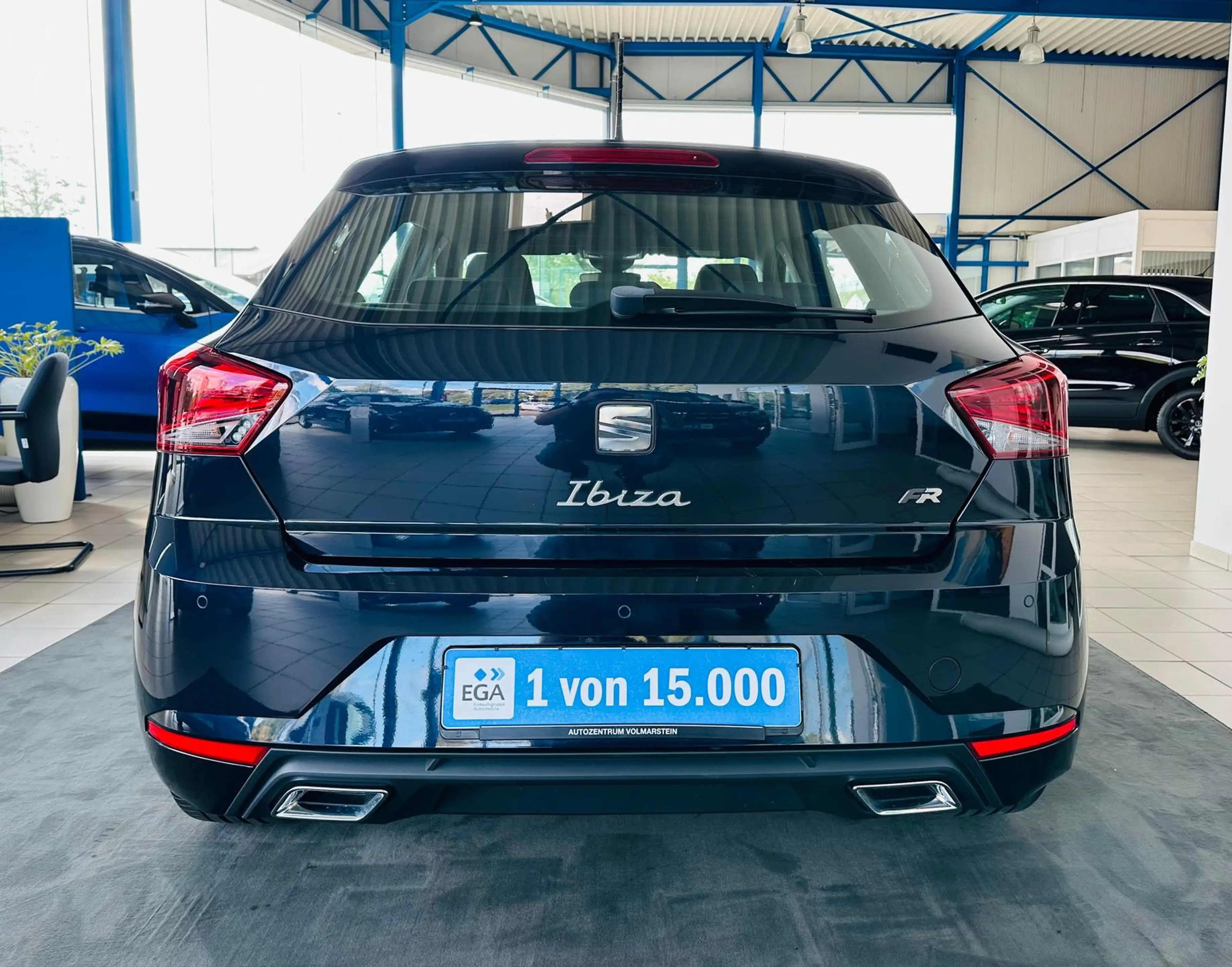 SEAT Ibiza 1.0 TSI DSG SHZG KAM PDC vo+hi LED ACC — photo 4