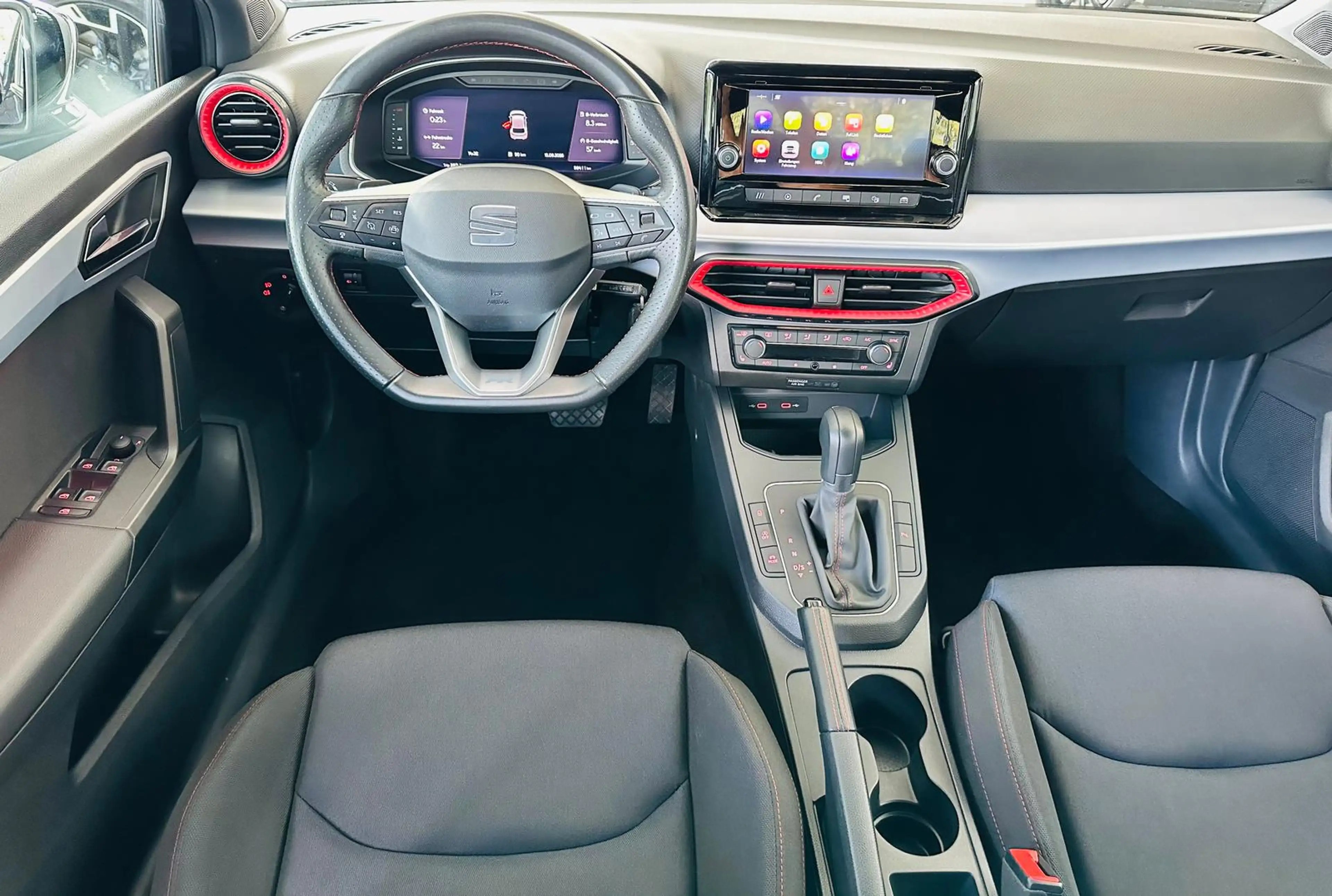 SEAT Ibiza 1.0 TSI DSG SHZG KAM PDC vo+hi LED ACC — photo 6