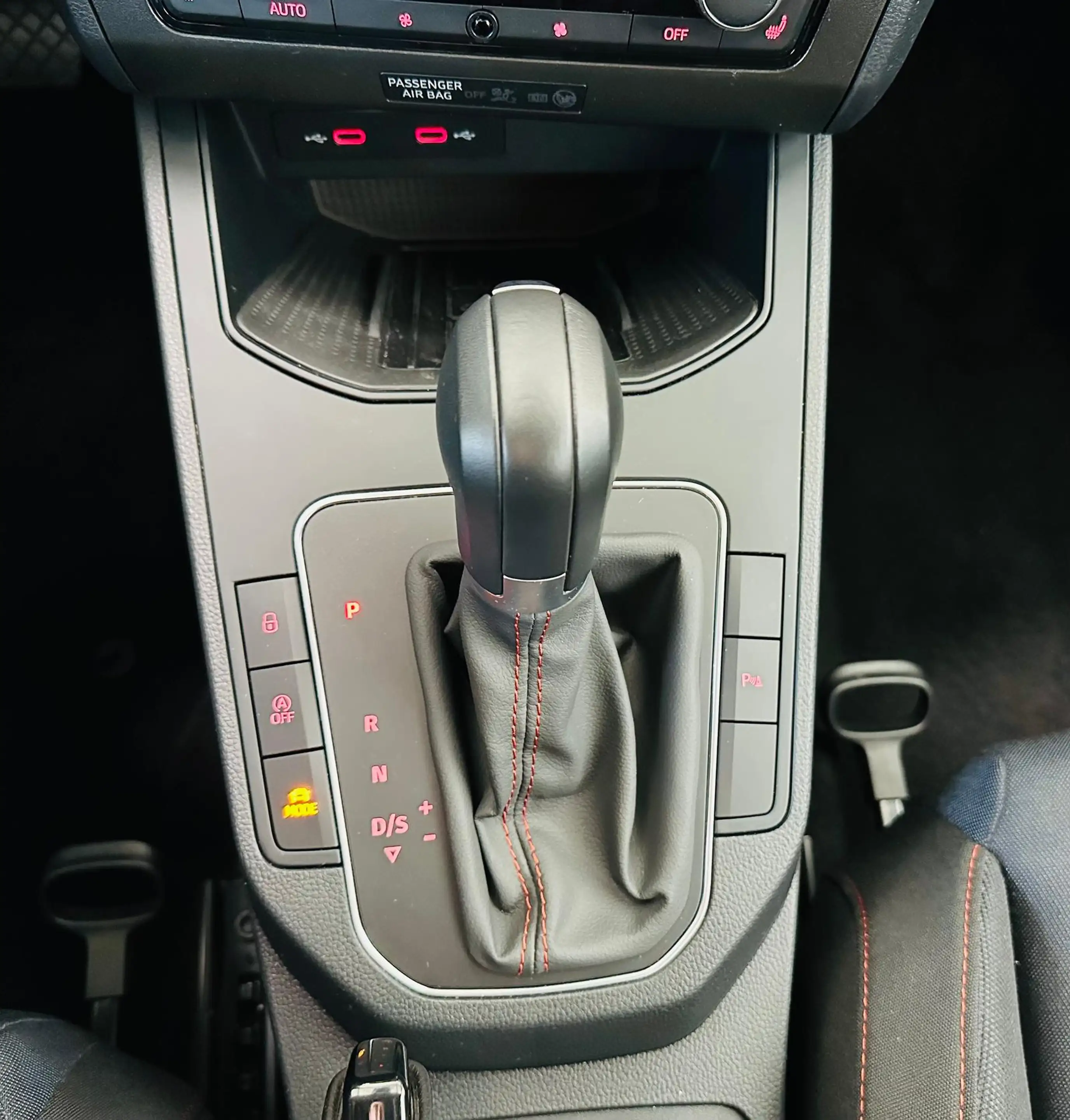 SEAT Ibiza 1.0 TSI DSG SHZG KAM PDC vo+hi LED ACC — photo 7