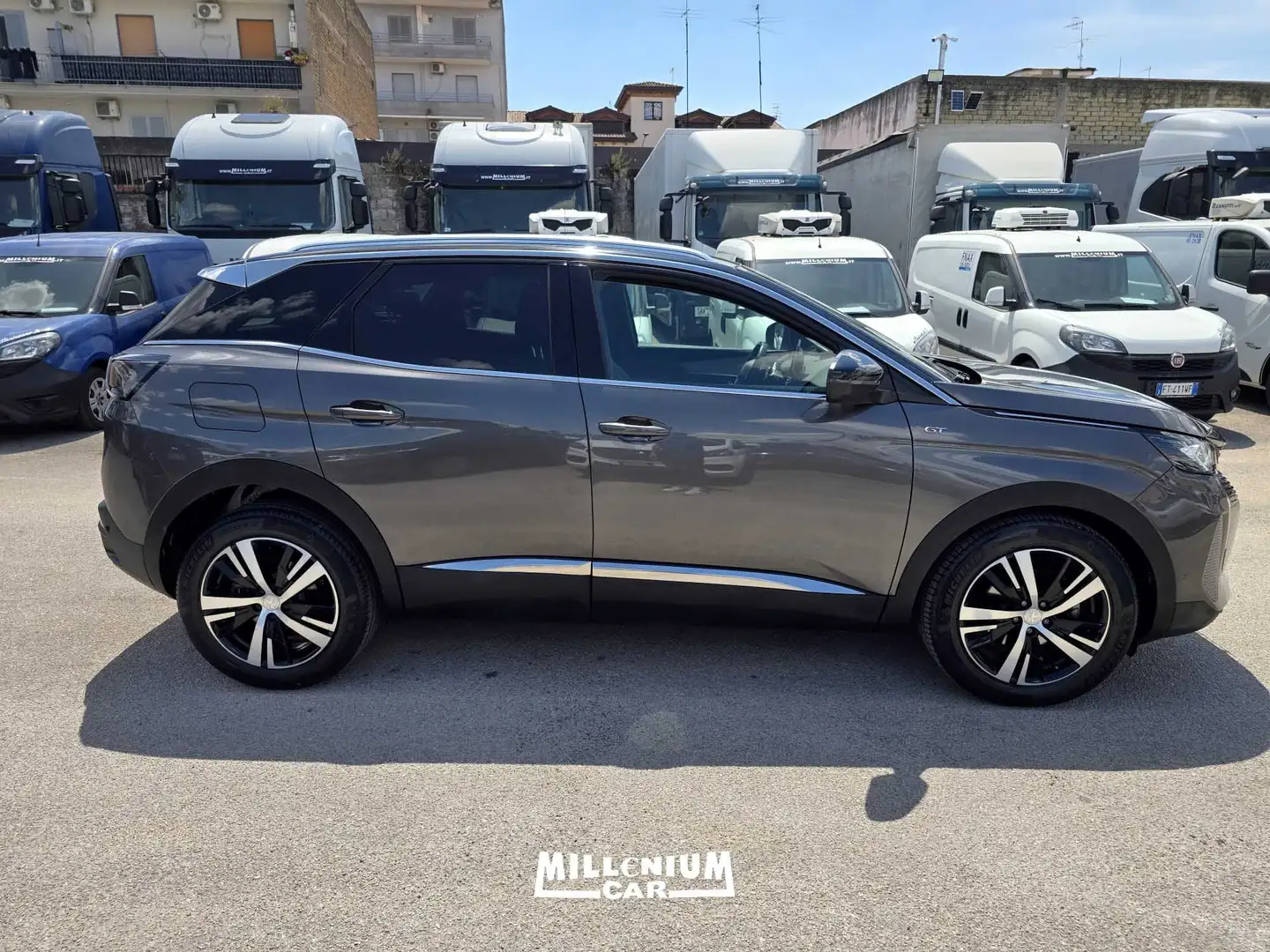 Peugeot 3008 1.5 bluehdi GT Pack s Gris - 2