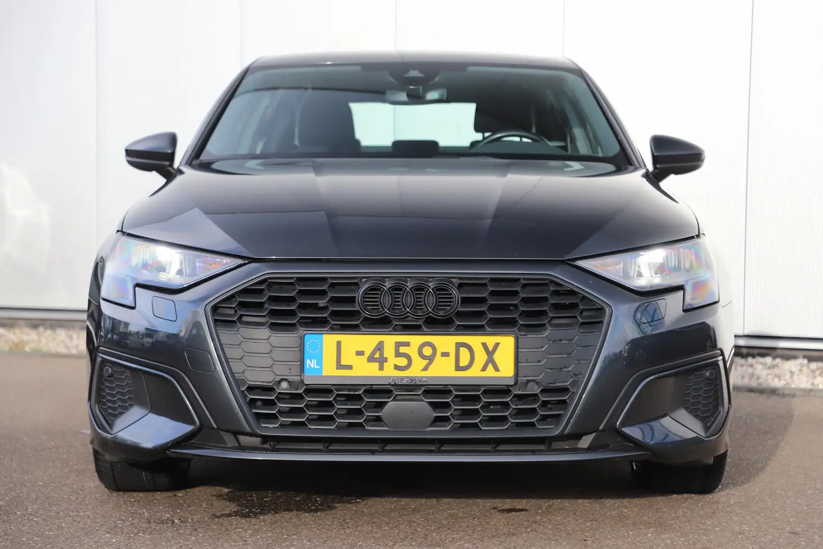Audi A3 Limousine 30 TFSI Pro Line Automaat Black Edition Gris - 2
