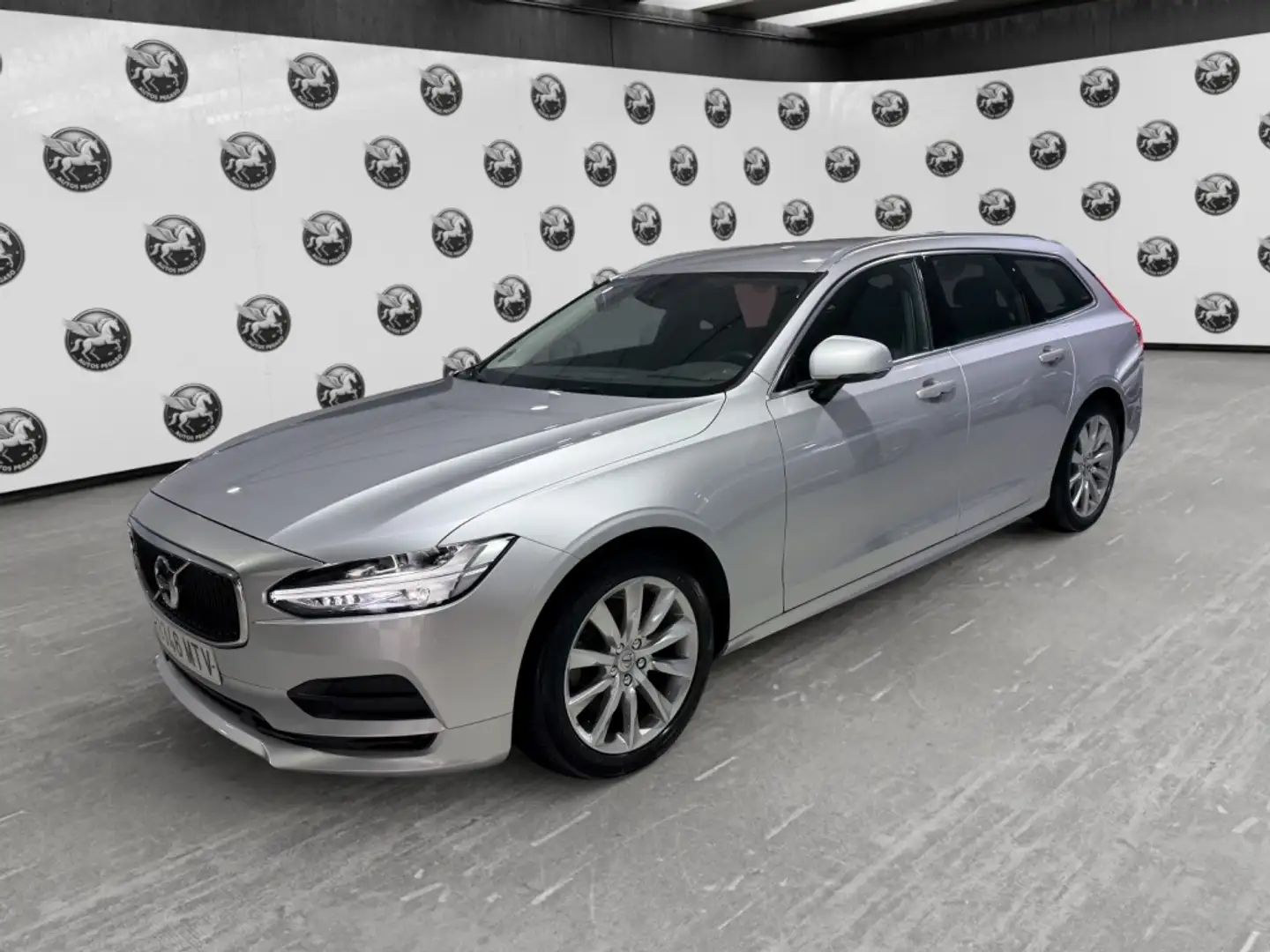 Volvo V90 D4 Momentum Aut. 190 Gris - 2
