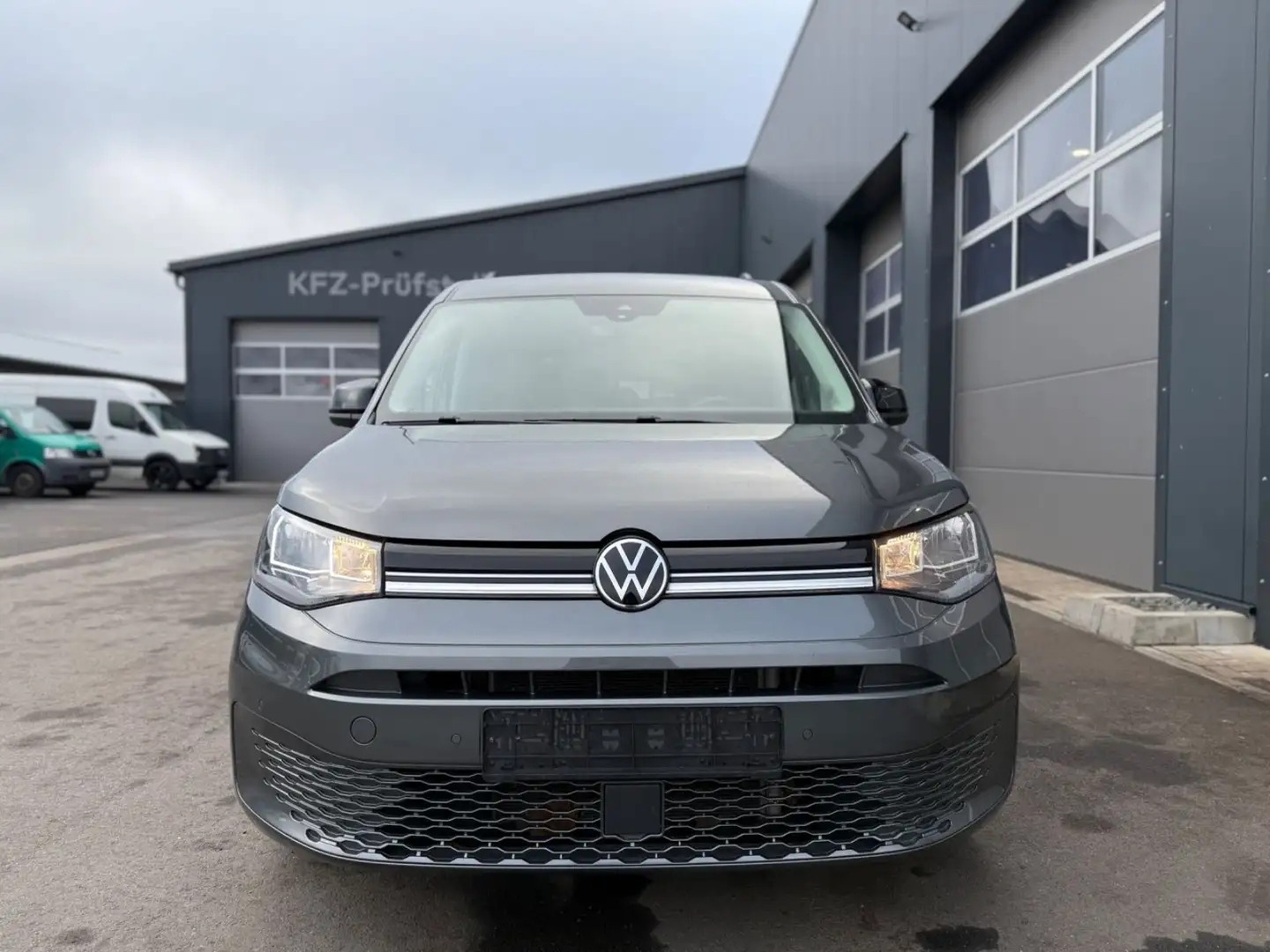 Volkswagen Caddy Life 2.0TDI,Sitzhz,Kamera,Klima,DAB,Tempom Gris - 2
