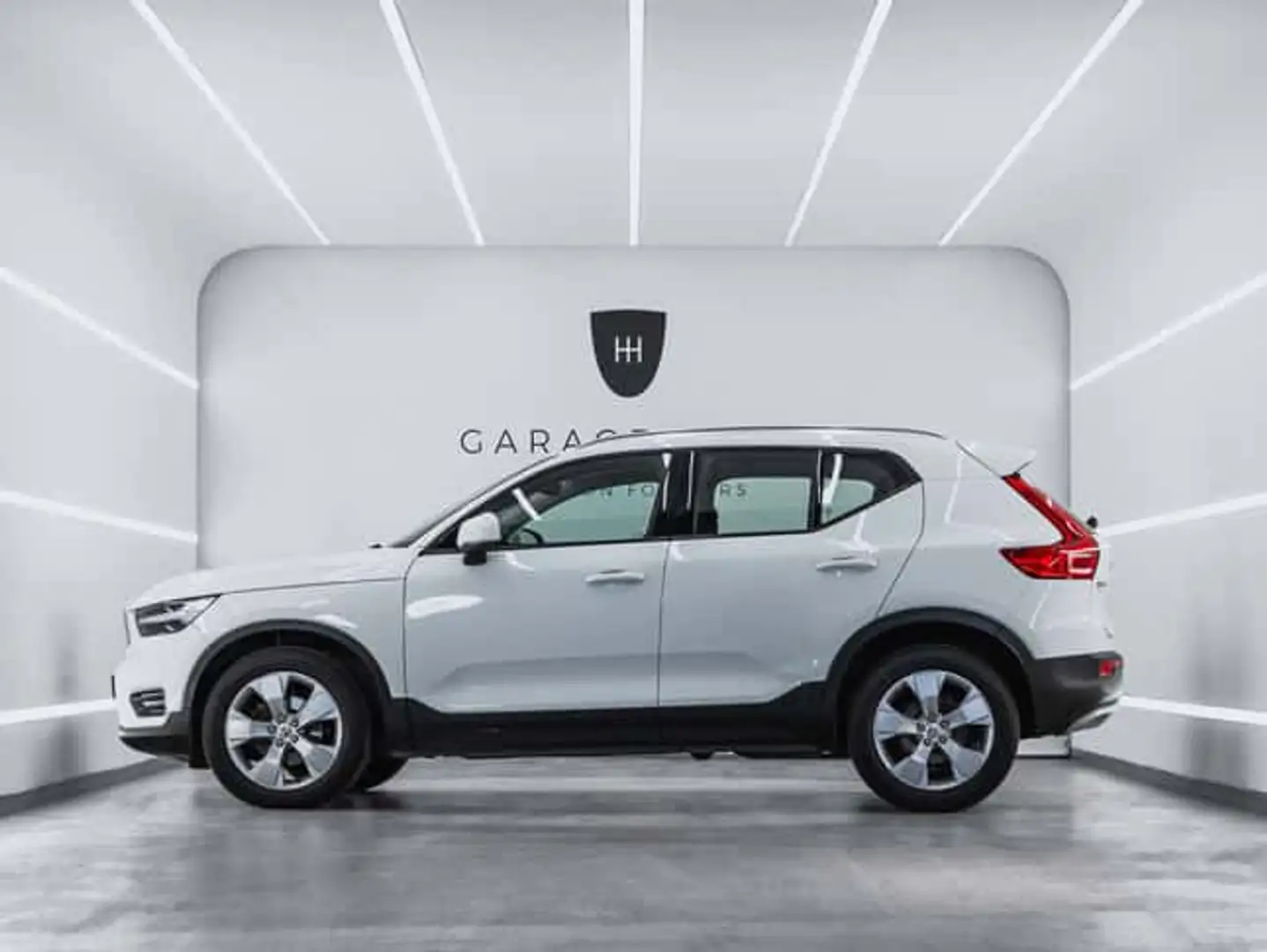 Volvo XC40 D3 Momentum Core AWD Aut. - 2