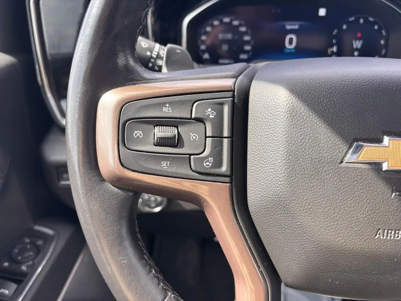 Chevrolet Silverado 1500 снимка Chevrolet Silverado 1500