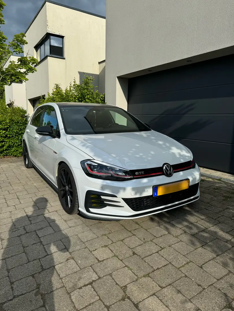 Volkswagen Golf GTI - 2