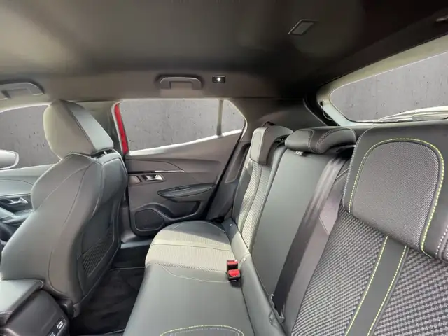 Peugeot 2008 view 8