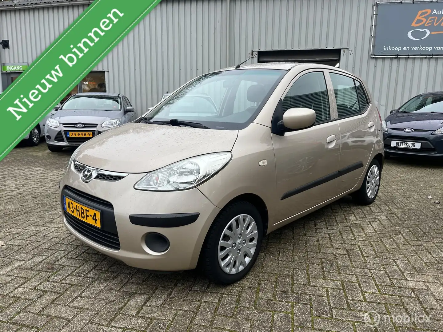 Hyundai i10 1.1 i-Catcher Beige - 1